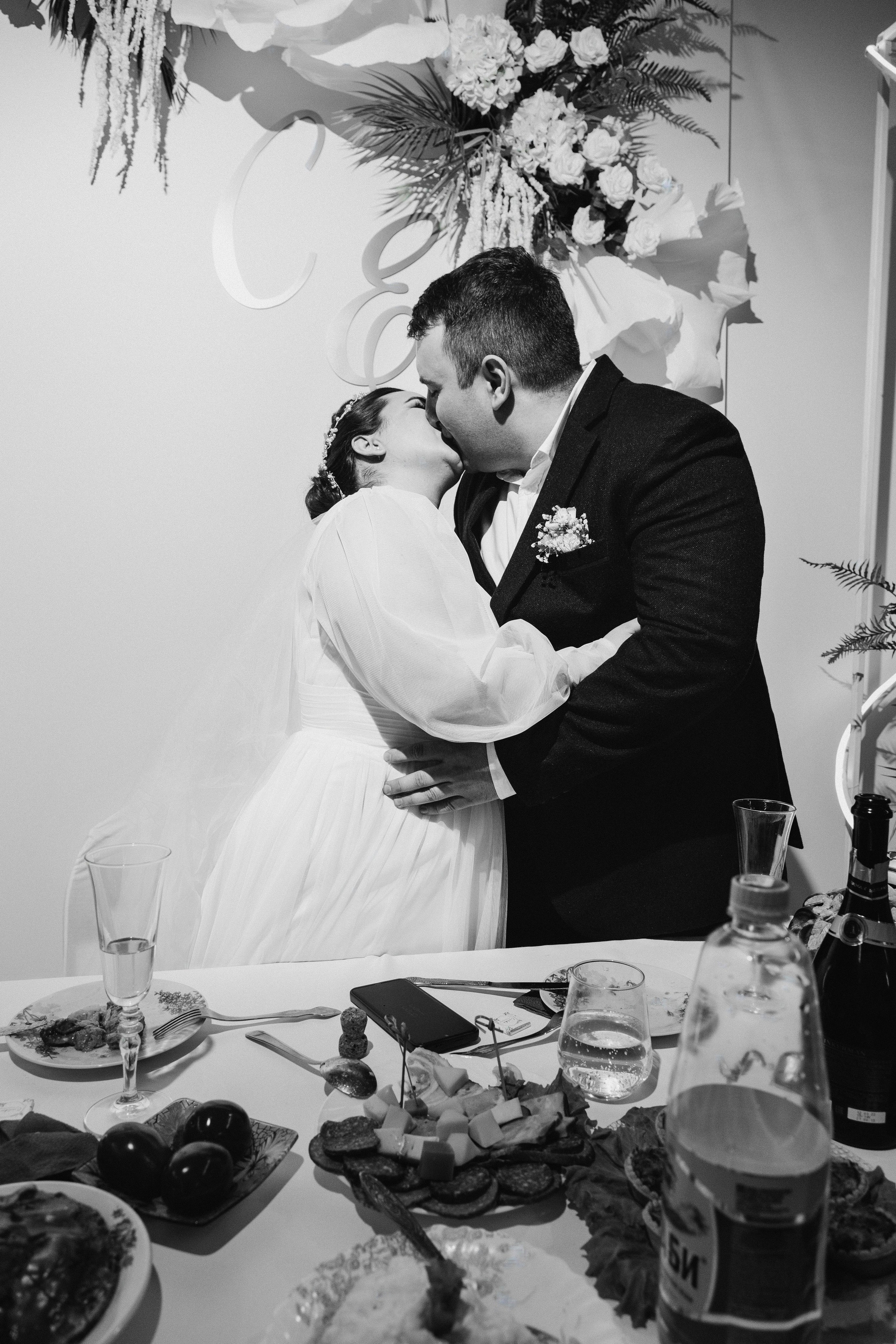 S & E. Street photographer