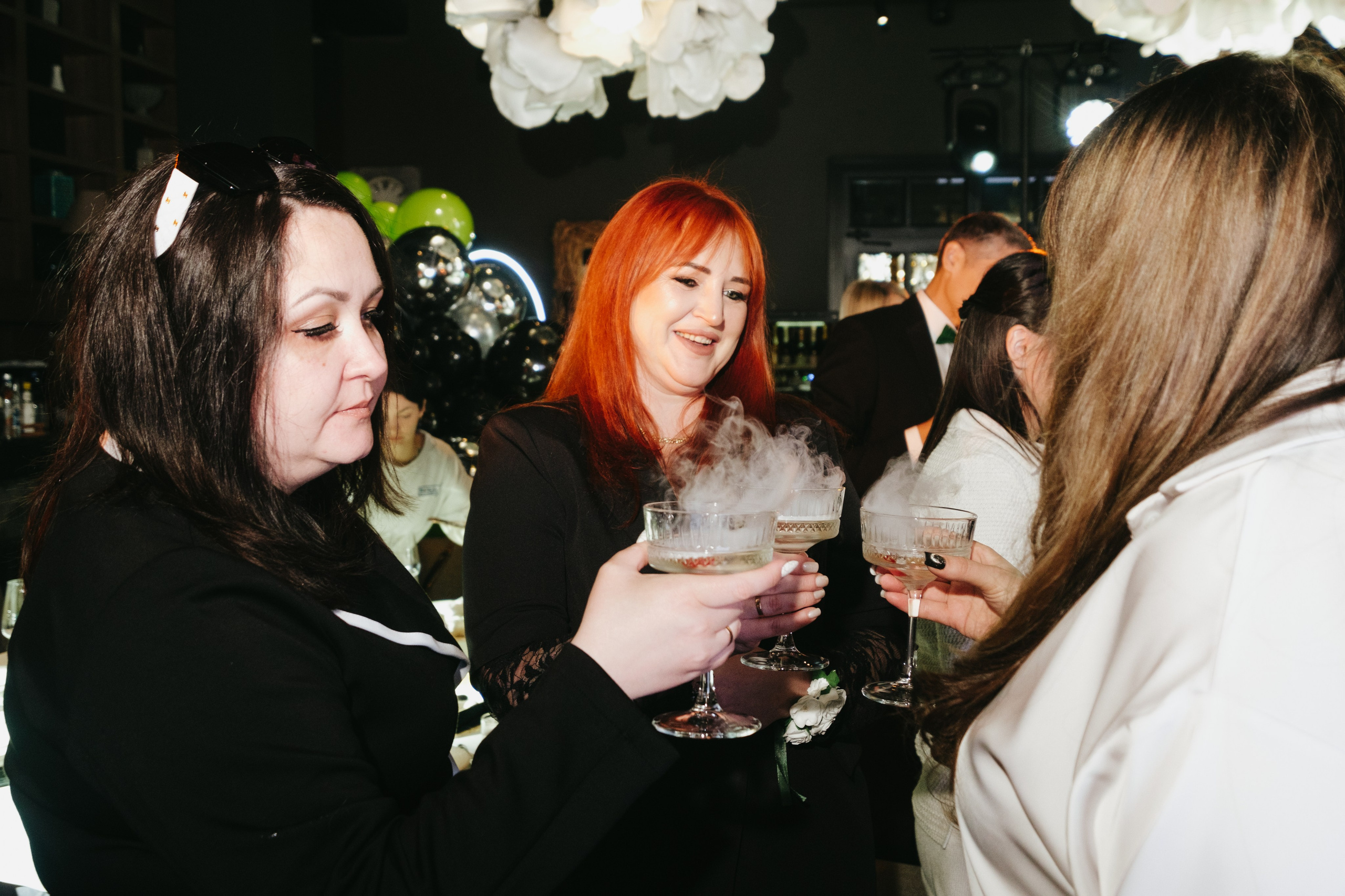 Корпоратив в Сириусу (Адлер) 10 лет компании. Свадебный фотограф Денис Ожигин в Краснодаре и крае. Эмоциональная и стильная съемка вашего дня