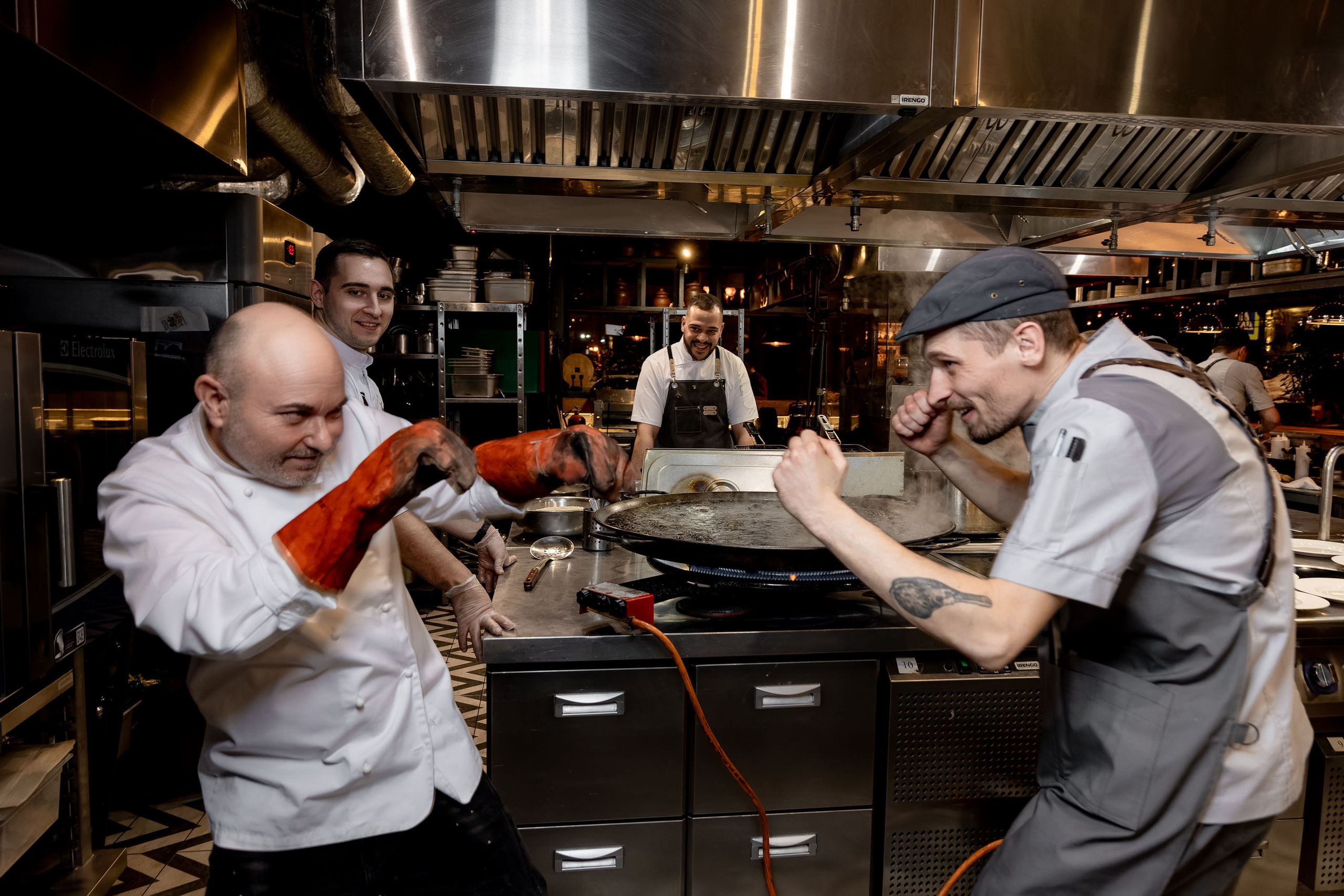 ИСПАНСКИЙ УЖИН в ресторане Ваще Огонь. Фотограф в Самаре Максим Тырин