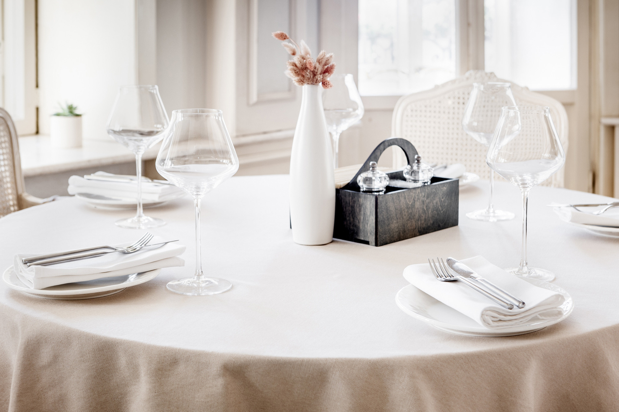 Белый. Предметный и фуд фотограф в Москве Ира Гарнет