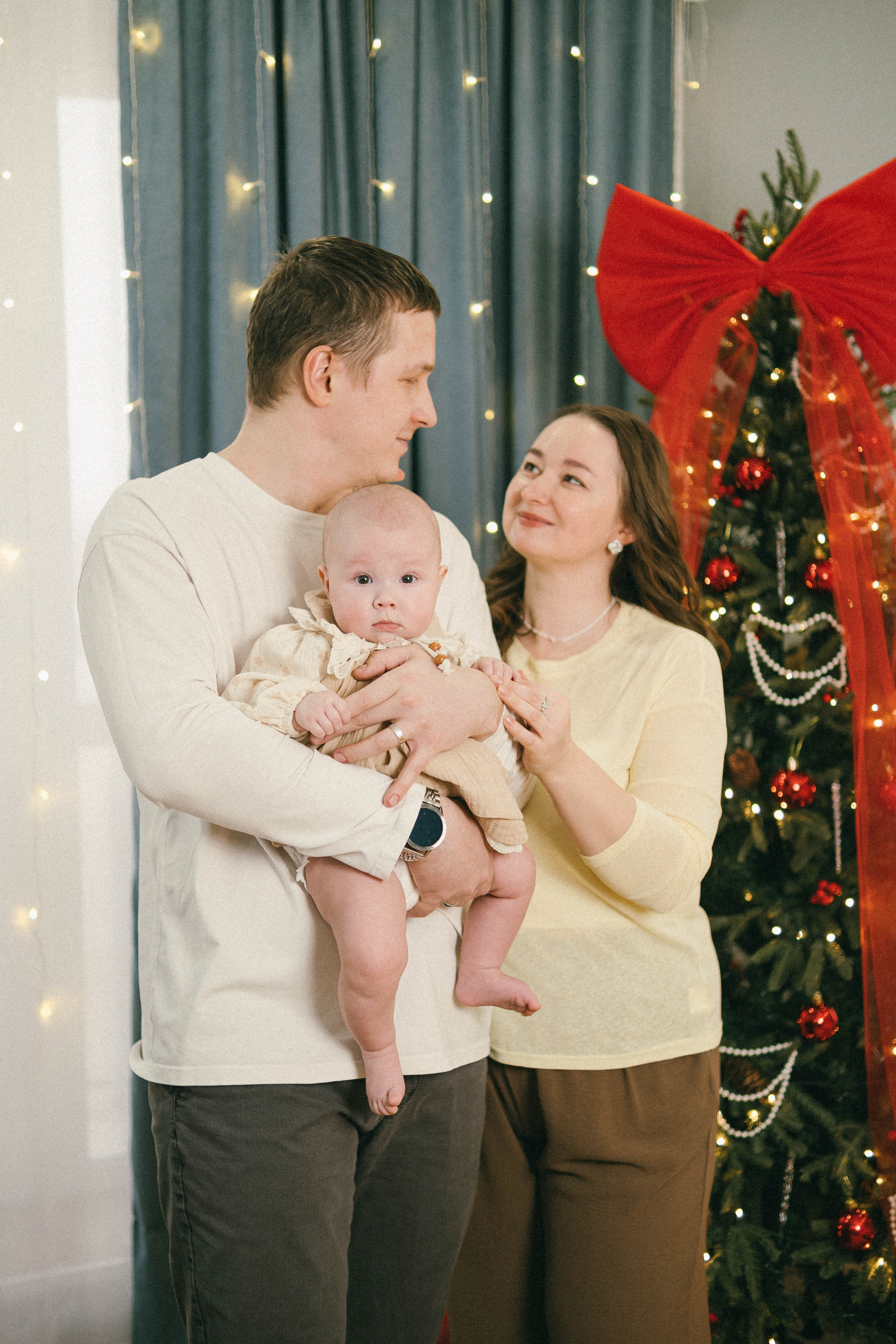 Лера, Артур и Машенька (Новый год 26). Анна Демидова — фотография для жизни и бизнеса в Абакане