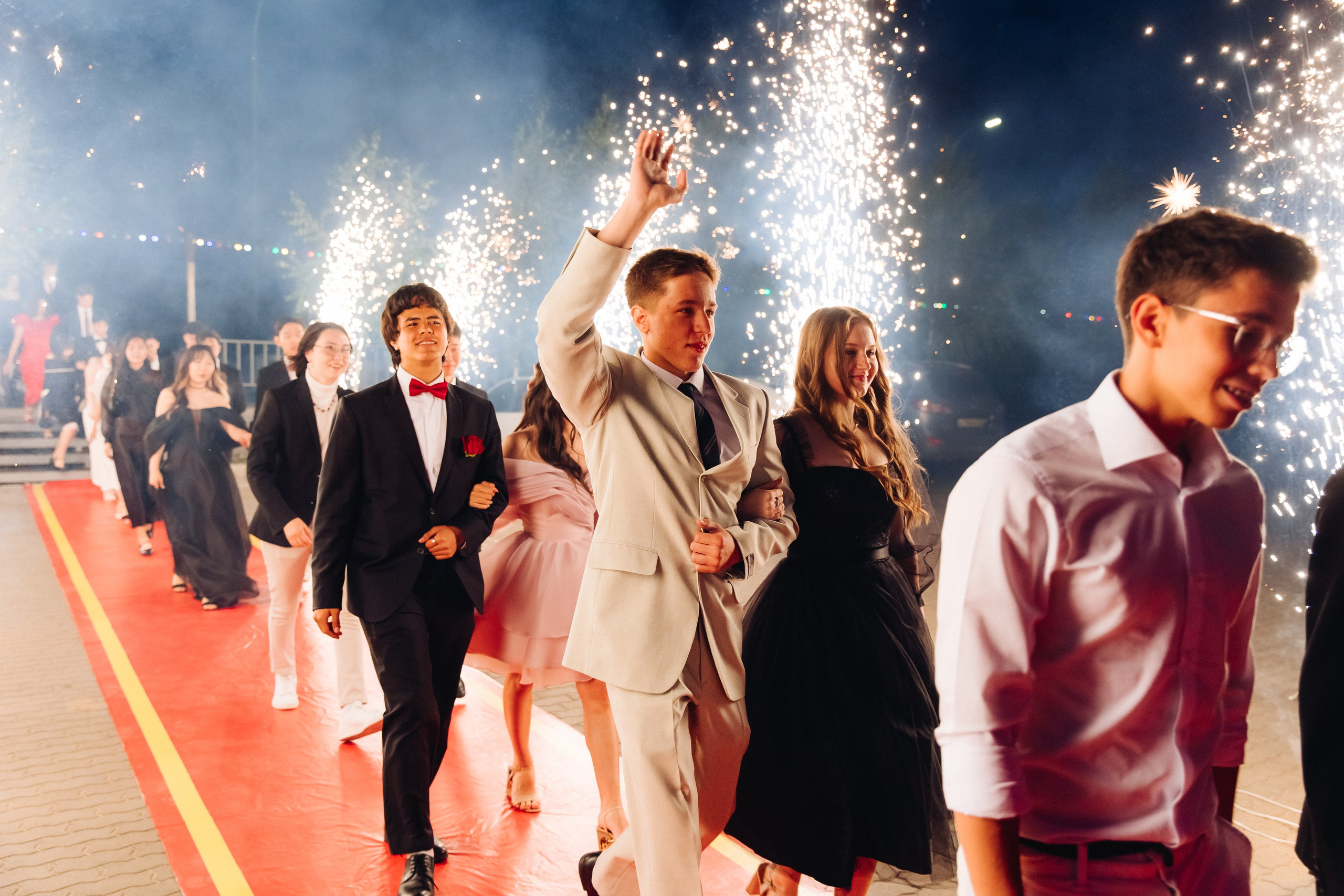 Выпускной вечер. 49 школа. Баран на корове. Свадебный и семейный фотограф в Улан-Удэ