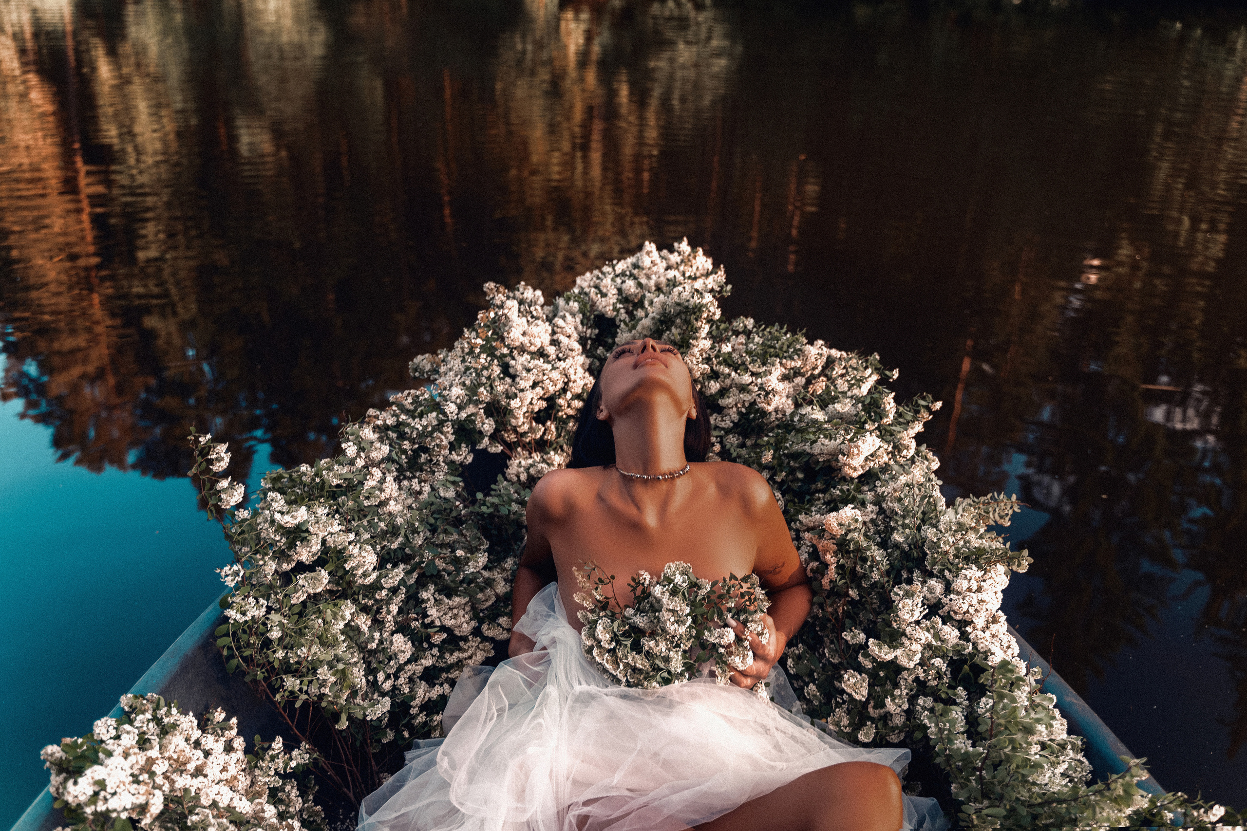 Flowers boat Alina. Photographer Italy (Rome)