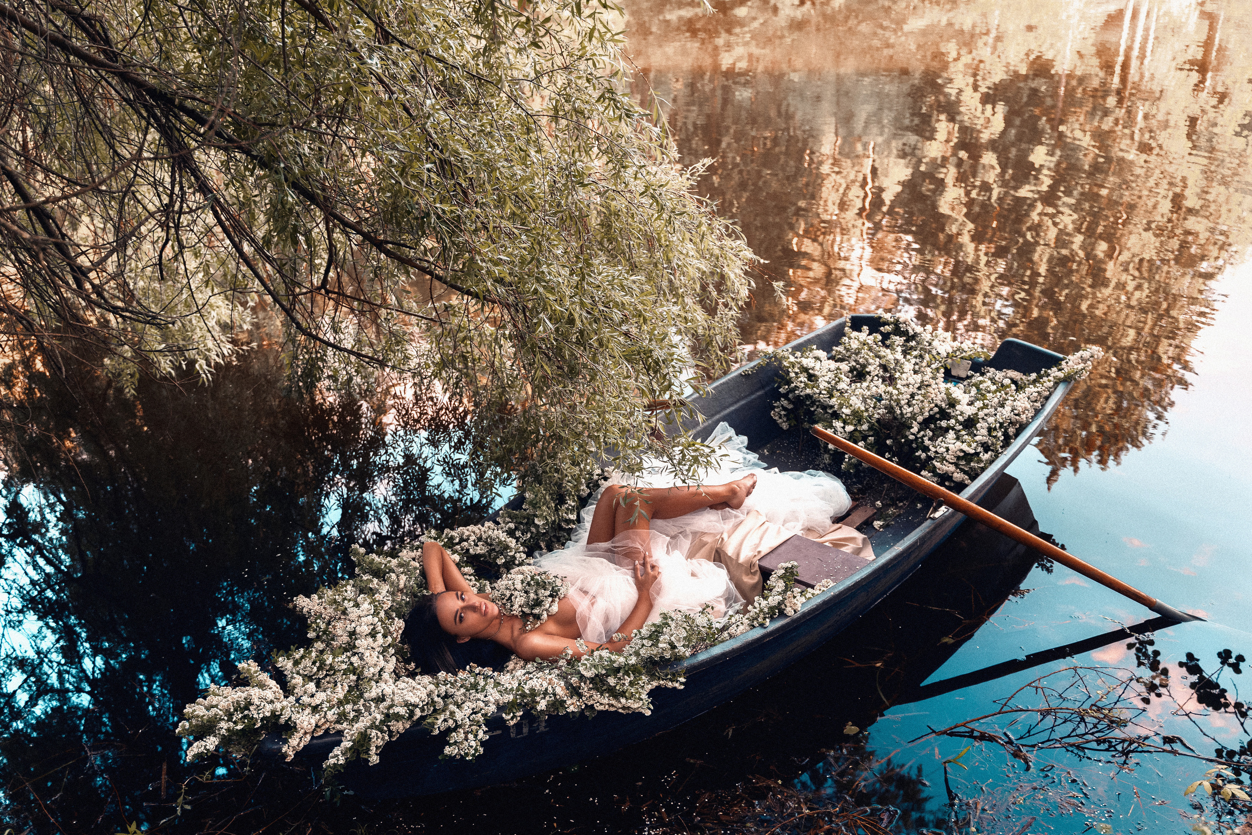 Flowers boat Alina. Photographer Italy (Rome)