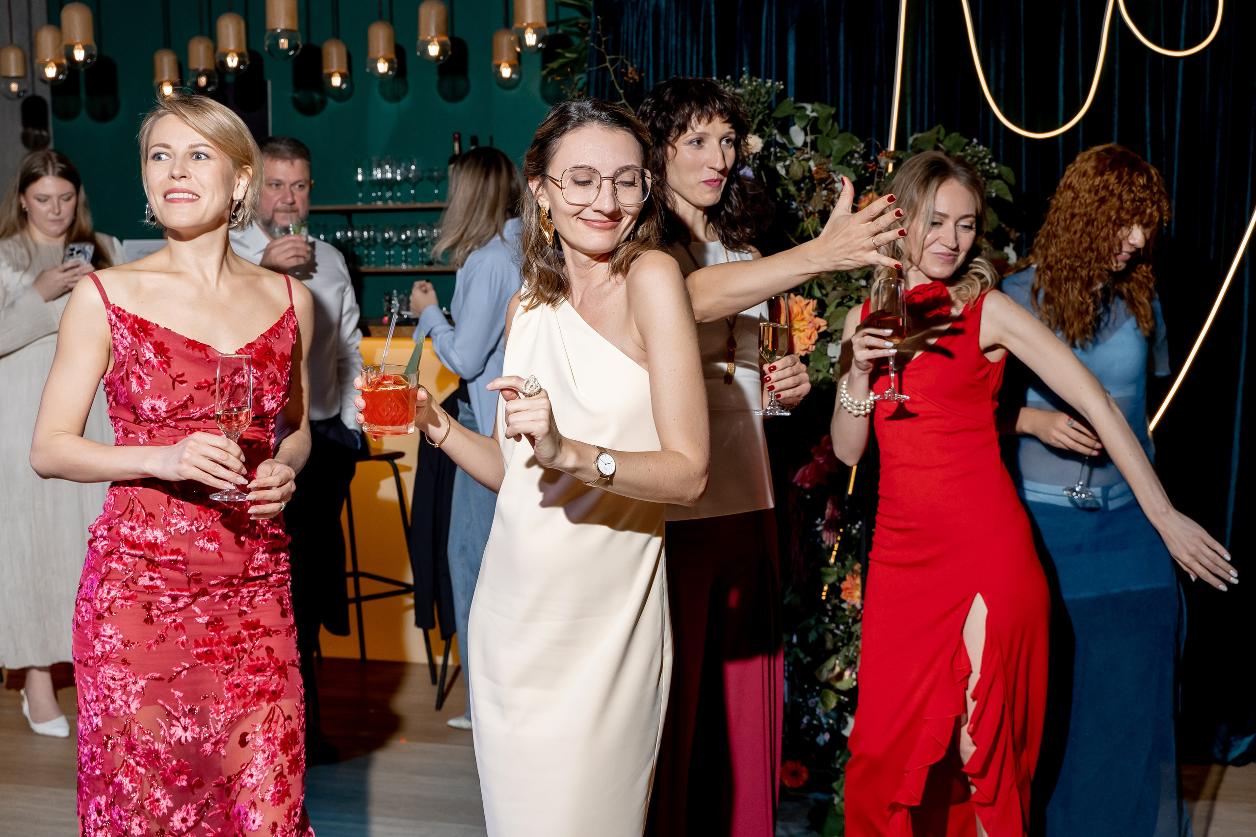 Репортаж мероприятия, репортажная съемка в Москве и Московской области, фотограф на мероприятие, фотосъемка юбилея, репортаж свадьбы, event, фотосессия на фотозоне, фотограф на юбилей, фотограф на день рождения, репортажный фотограф, съемка мероприятия, съемка на фотозоне, фотограф на корпоратив, фотограф на свадьбу, фотограф на детский праздник, фотограф на выпускной. Свадебный репортаж в лофте.