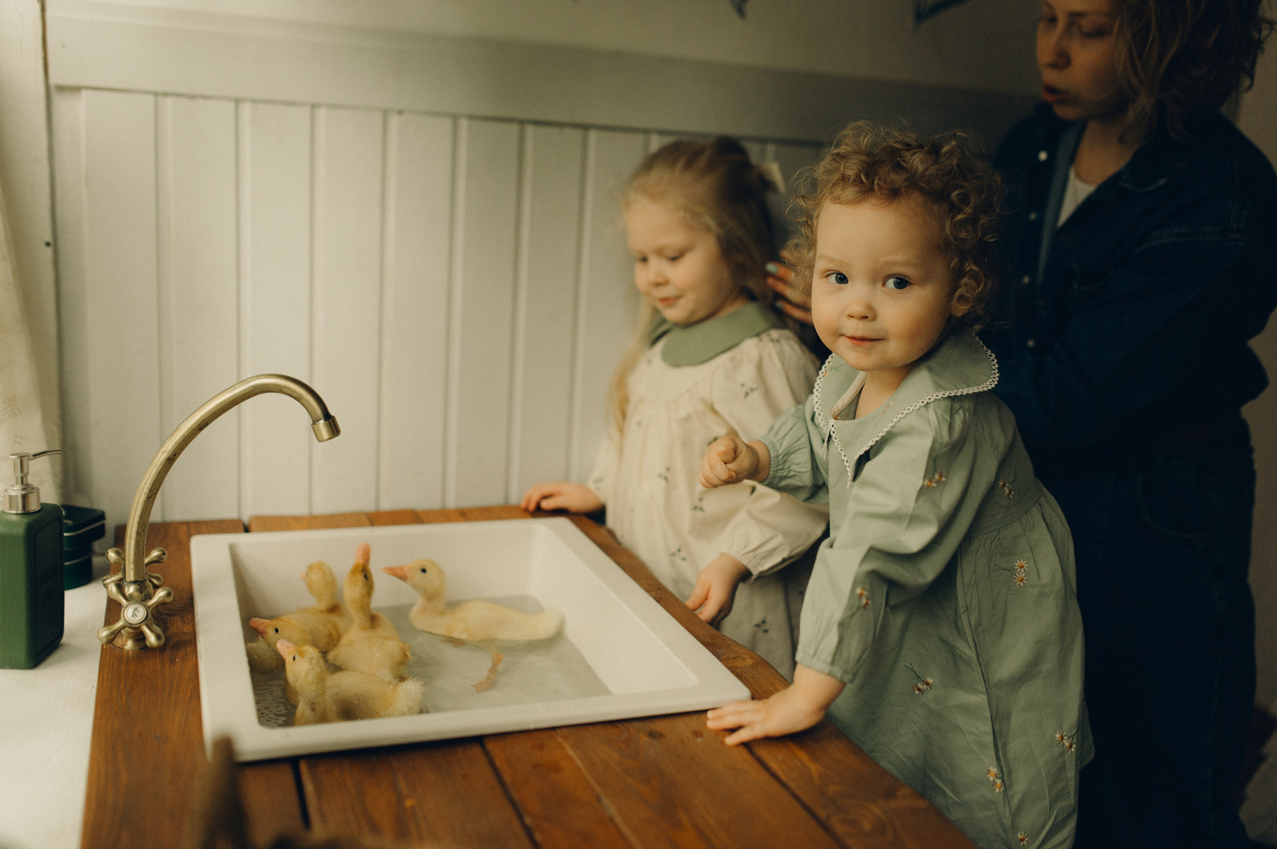 Весна в ладошках. Семейный фотограф в Москве Екатерина Денисенко | Фотосессии без постановки дома и в студии