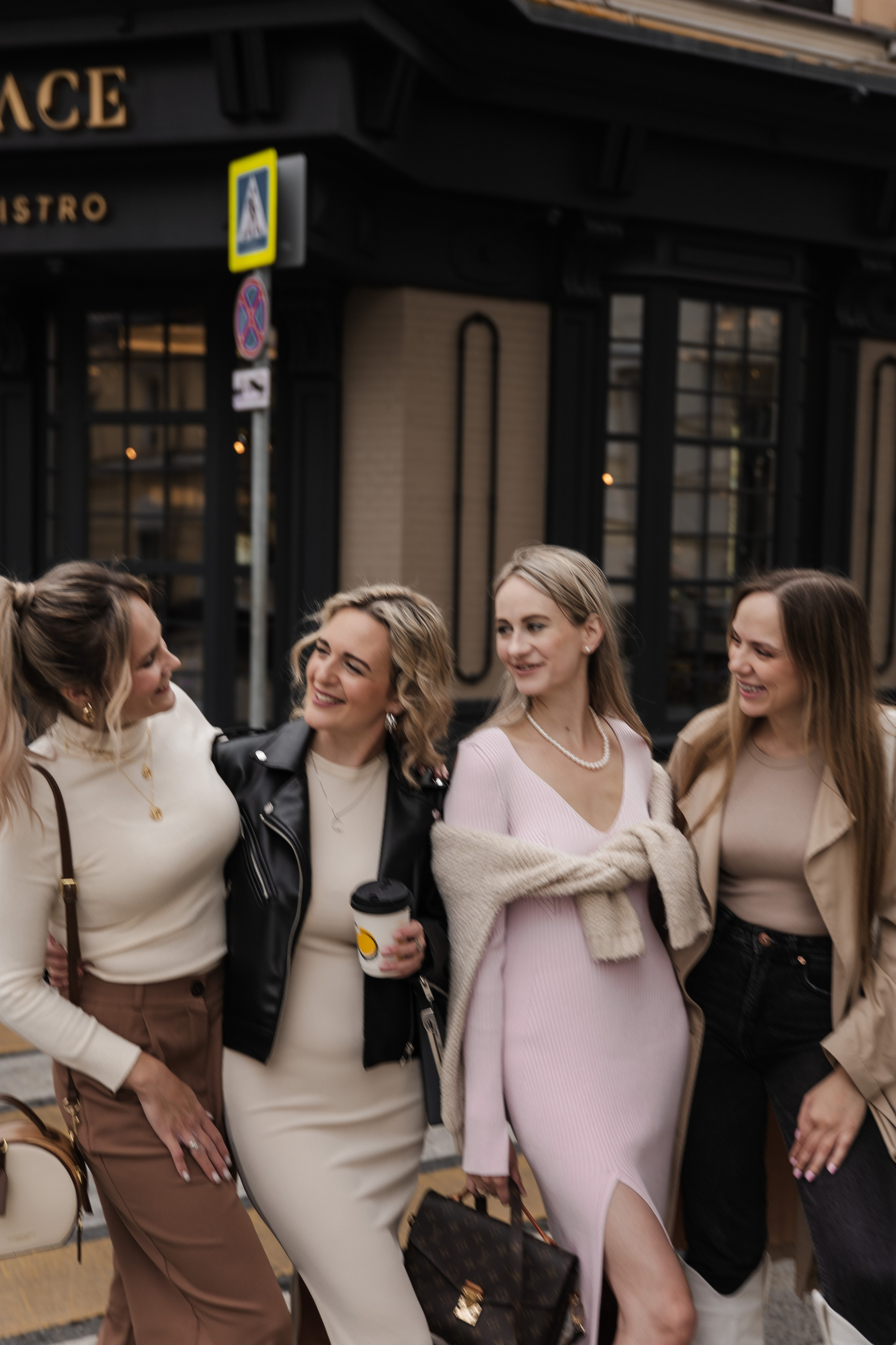 Girls in city. Женский и свадебный фотограф Москва Елизавета Перова