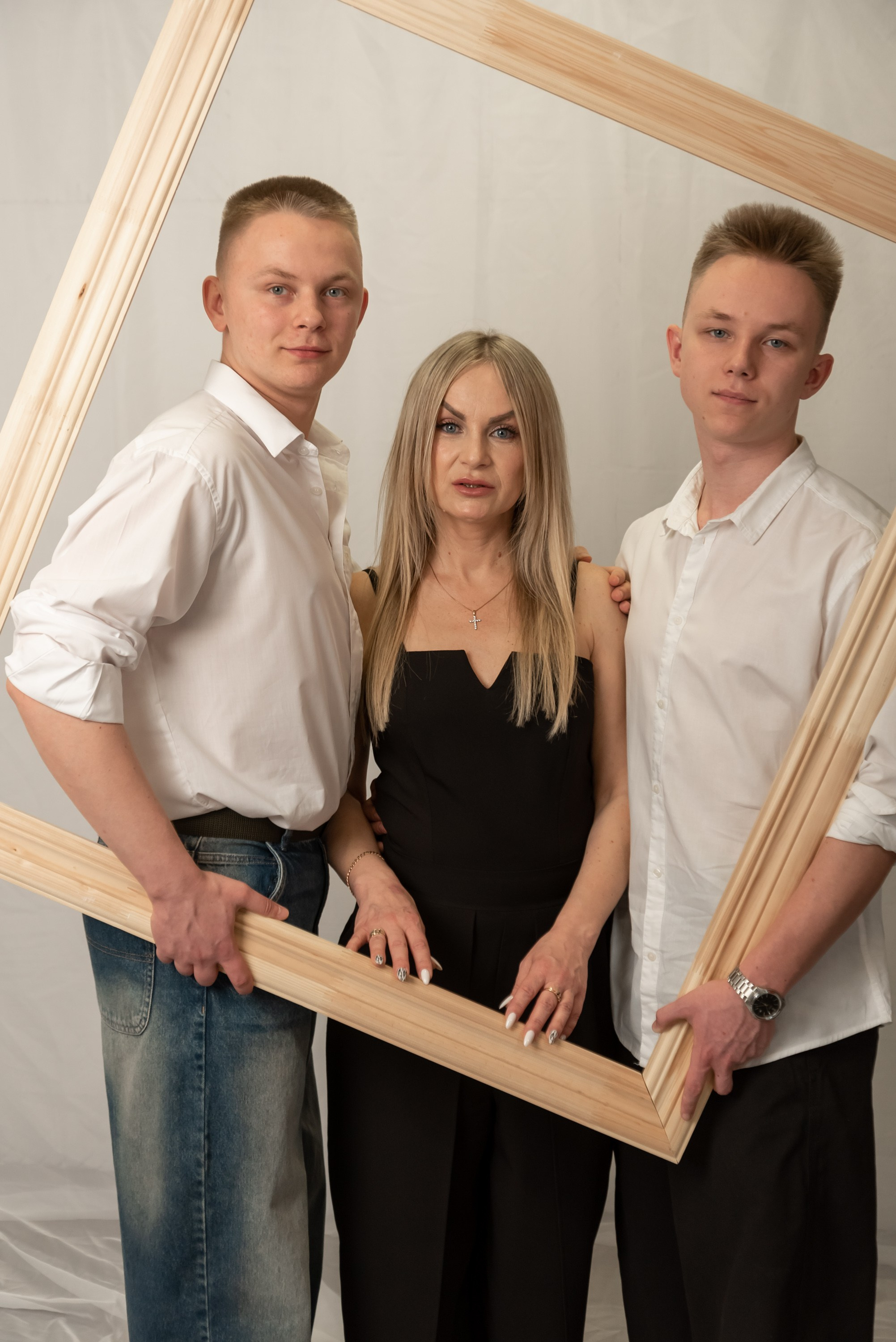 Семейная съемка в студии. Фотограф Тула творческие фотосессии недорого Ольга Ромашина