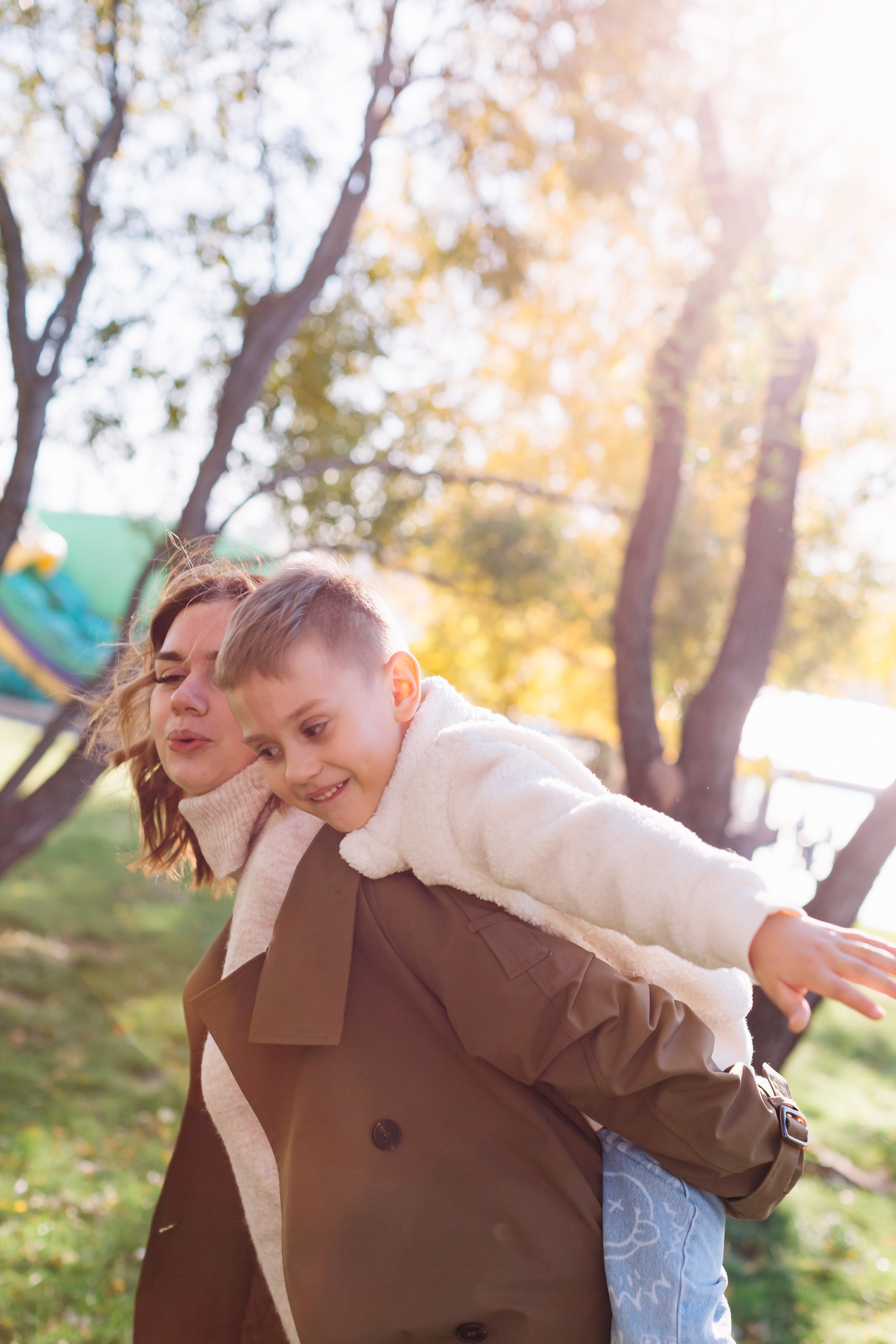 алёна малахова фотограф новосибирск семейный детский домашняя фотосессия в новосибирске день рождения репортажная съёмка фотосессия с лошадьми на конюшне деревня алтай  на природе фотосессия в детском саду мама и сын предложение руки и сердца идея  помолвка фотосессия берег закат детский день рождения годик торт аниматор лофт игровая продолжение следует prodoljenie_sleduet_  корпоратив тимбилдинг первоклашка линейка  контент  бизнес портрет оперный новат франция берет весна девушка мама и дочь мать и дитя