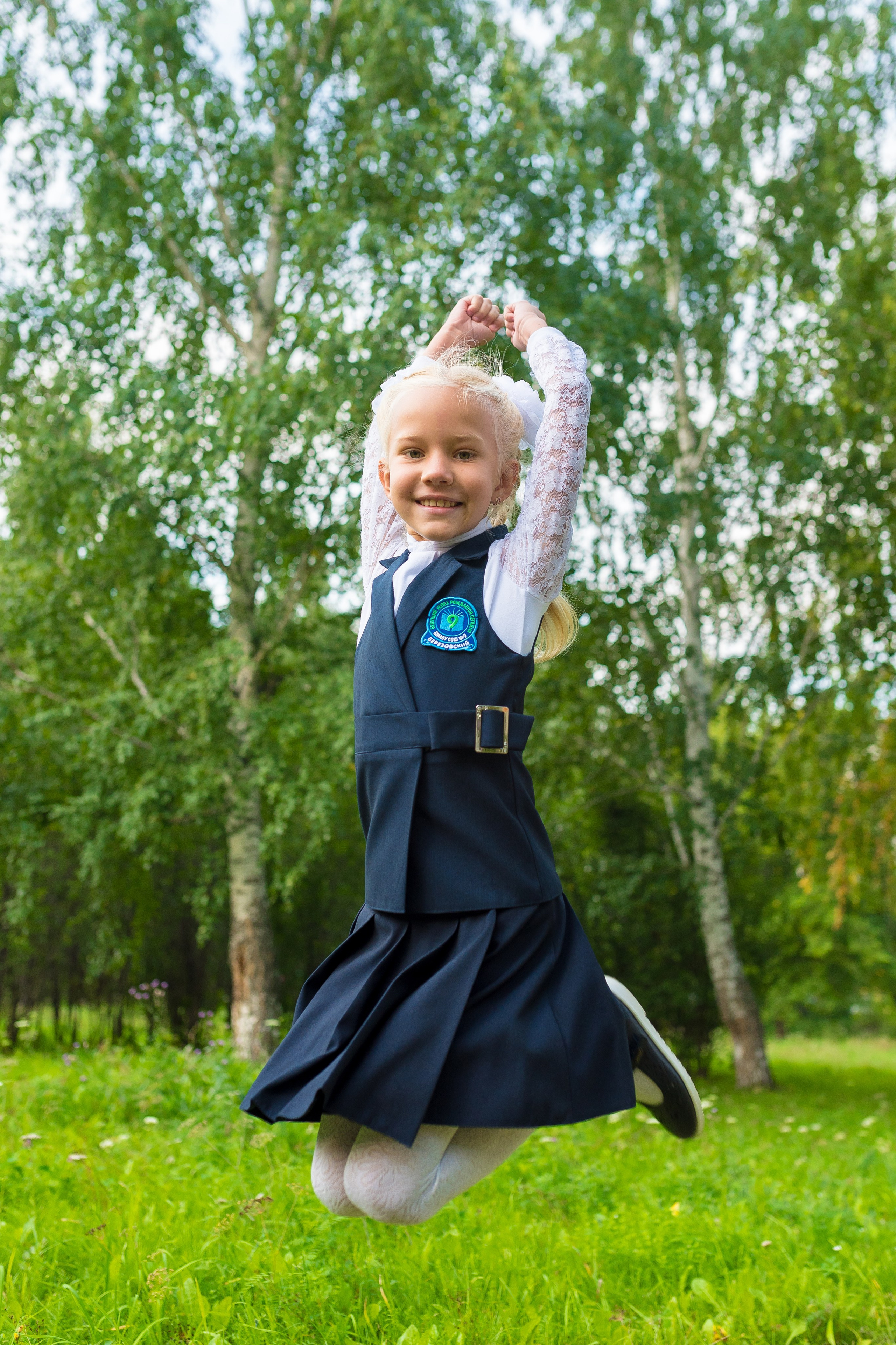 В школьном дворе, парке. Детский фотограф в Екатеринбурге и Берёзовском Евгений Кондаков