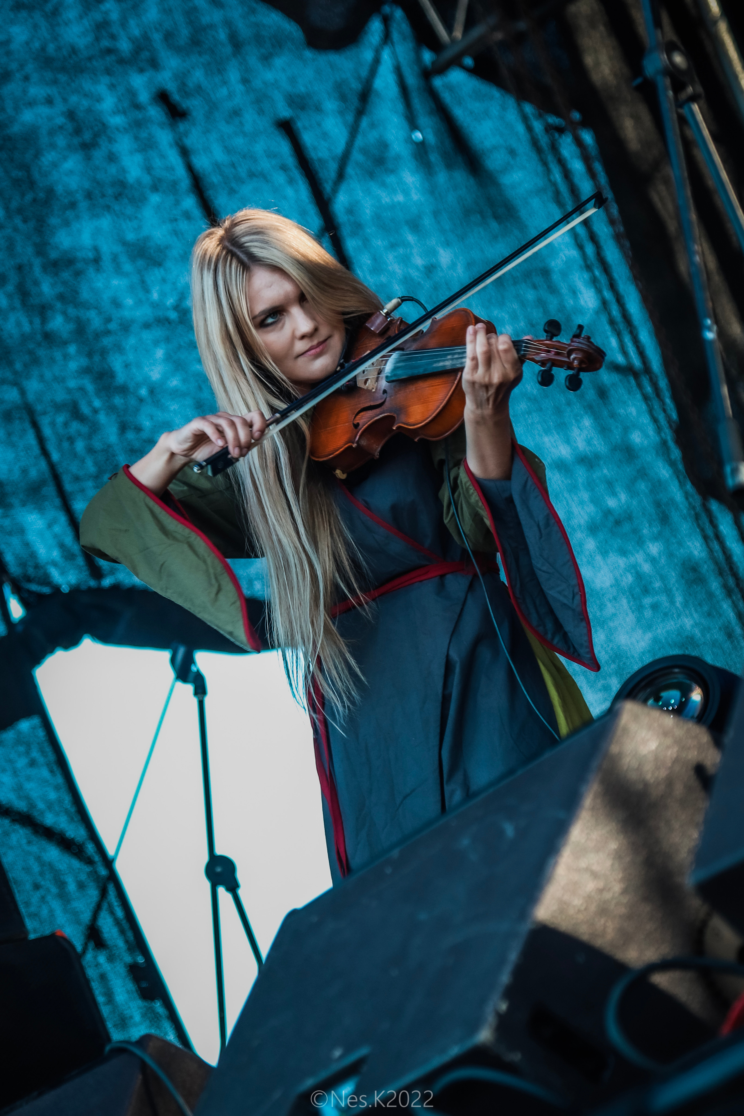 Тролль Гнёт Ель. Профессиональный фотограф в Москве и МО