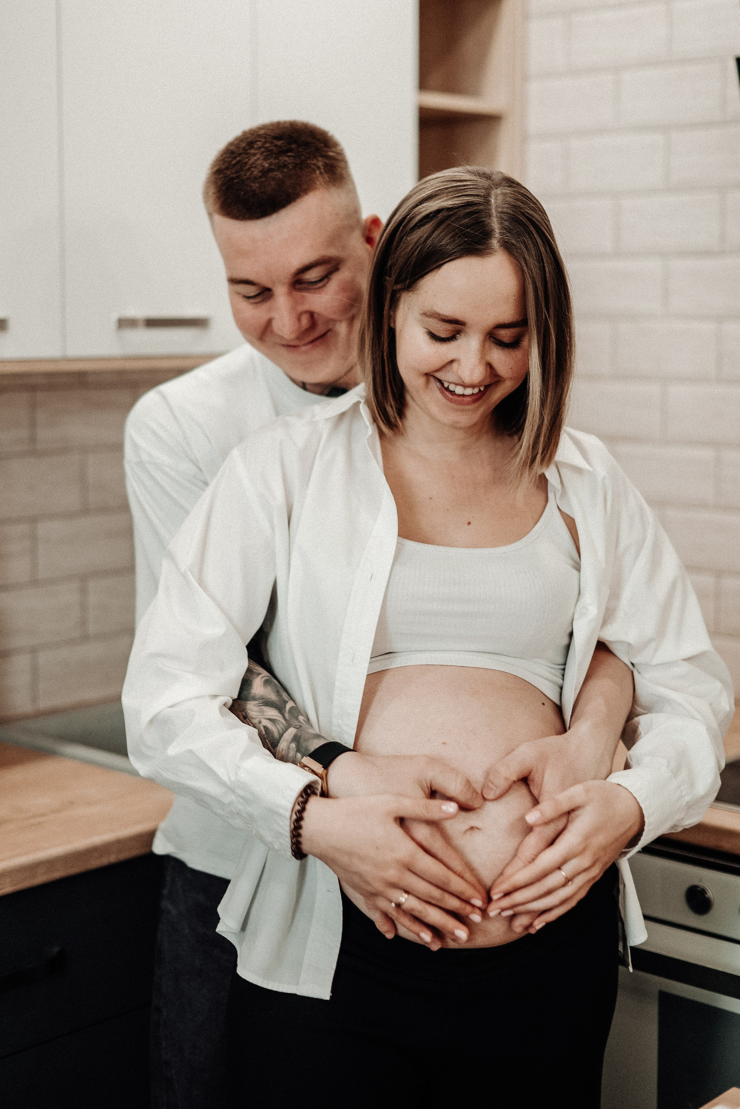 Миша и Ирина в ожидании чуда в домашней обстановке. Свадебный и портретный фотограф в Липецке Юлия Свит