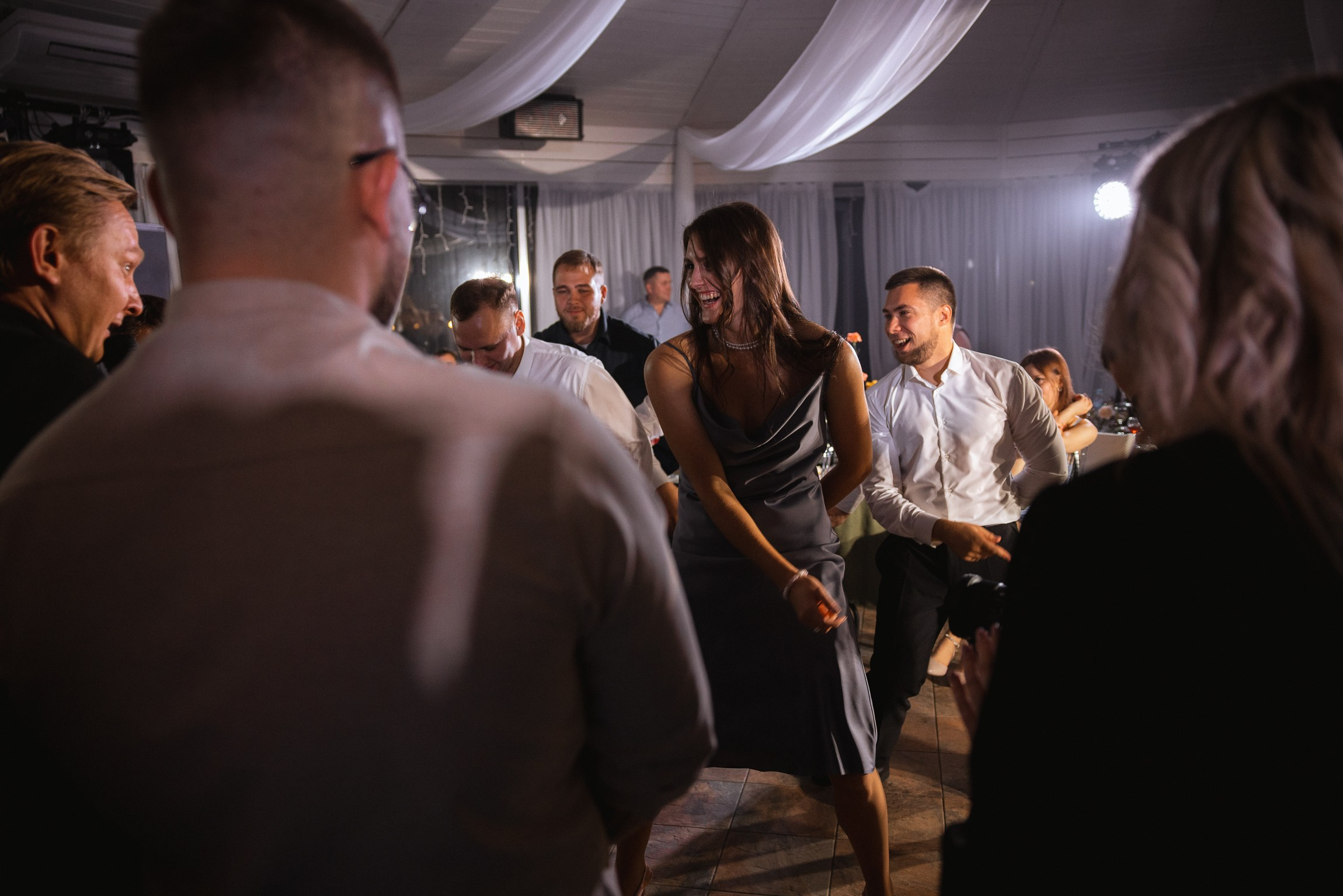 Two people swiped right. Свадебный фотограф Ярославль, Рыбинск