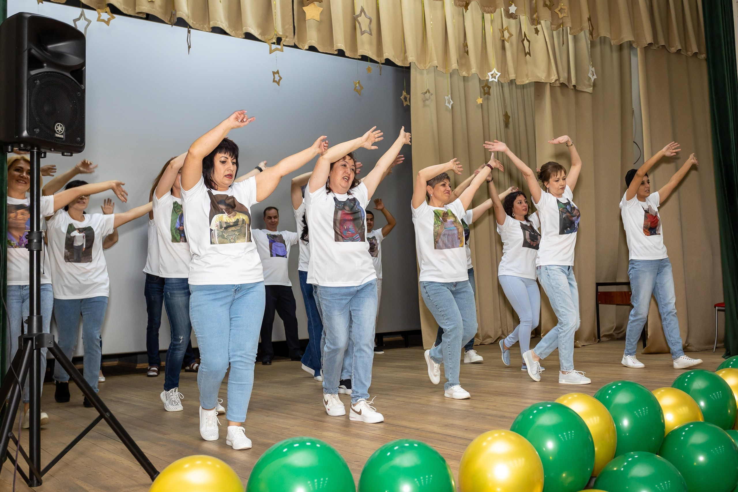Вручение аттестата и выпускной вечер. Выпускные альбомы Майкоп, Краснодар Елена Золотарева