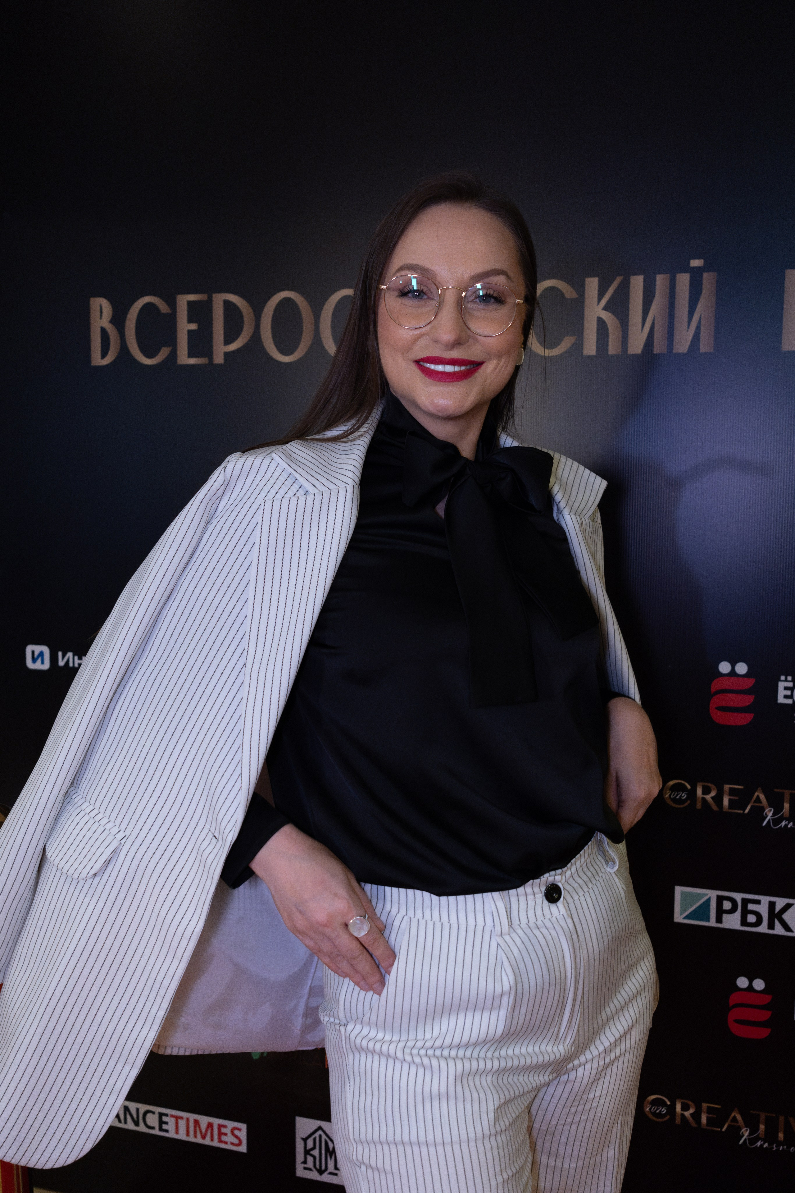 Всероссийский PR-SAMMIT. Фотограф Красноярск съемки лавстори, фотосессия в студии, портретная съемка, творческие фотосессии