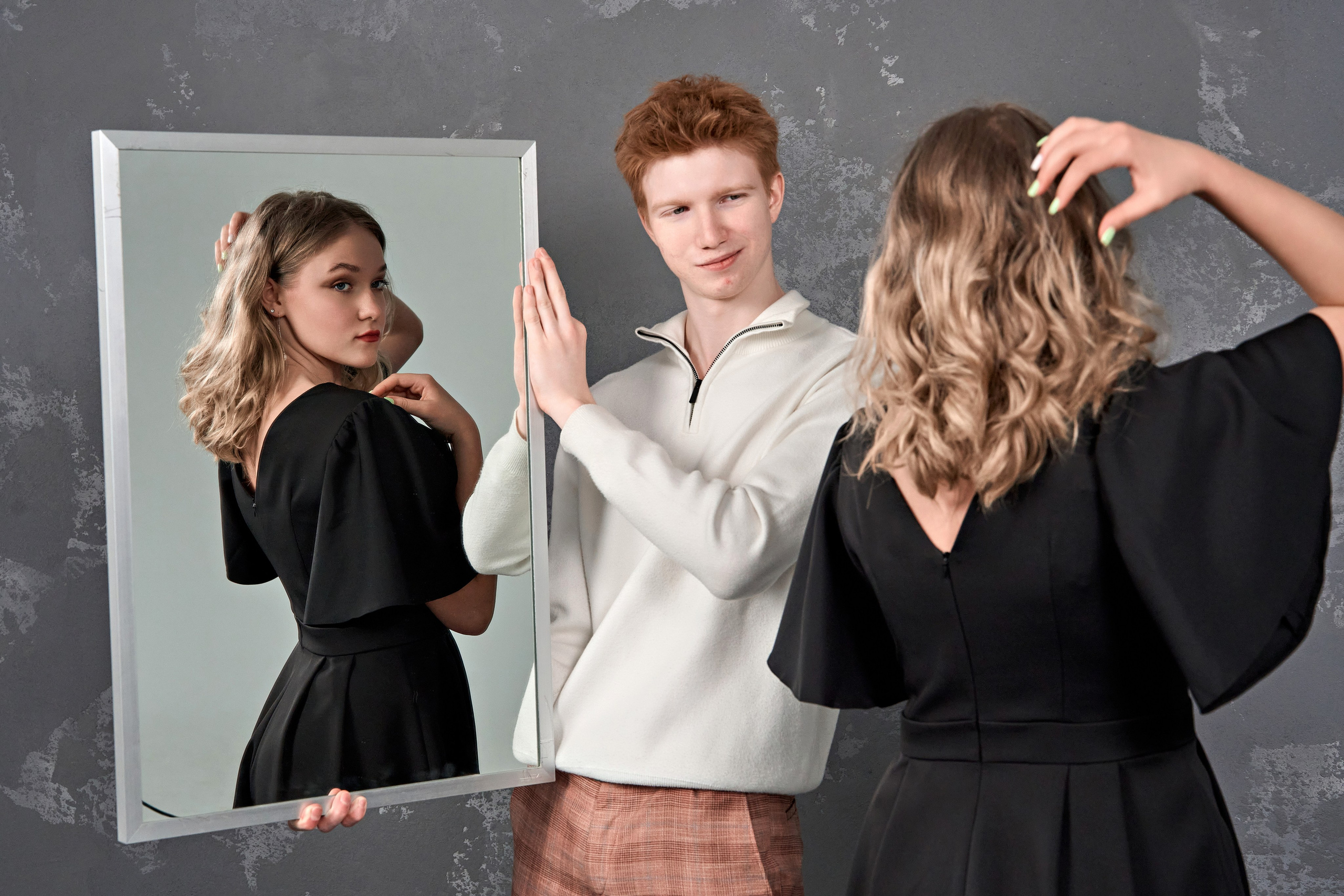 Выпускные альбомы для 9-11 классов. Фотосъёмка в студии. Калуга. Фотограф Меняйло Евгений. Свадьба. Портрет. Репортаж. Семья. Контент