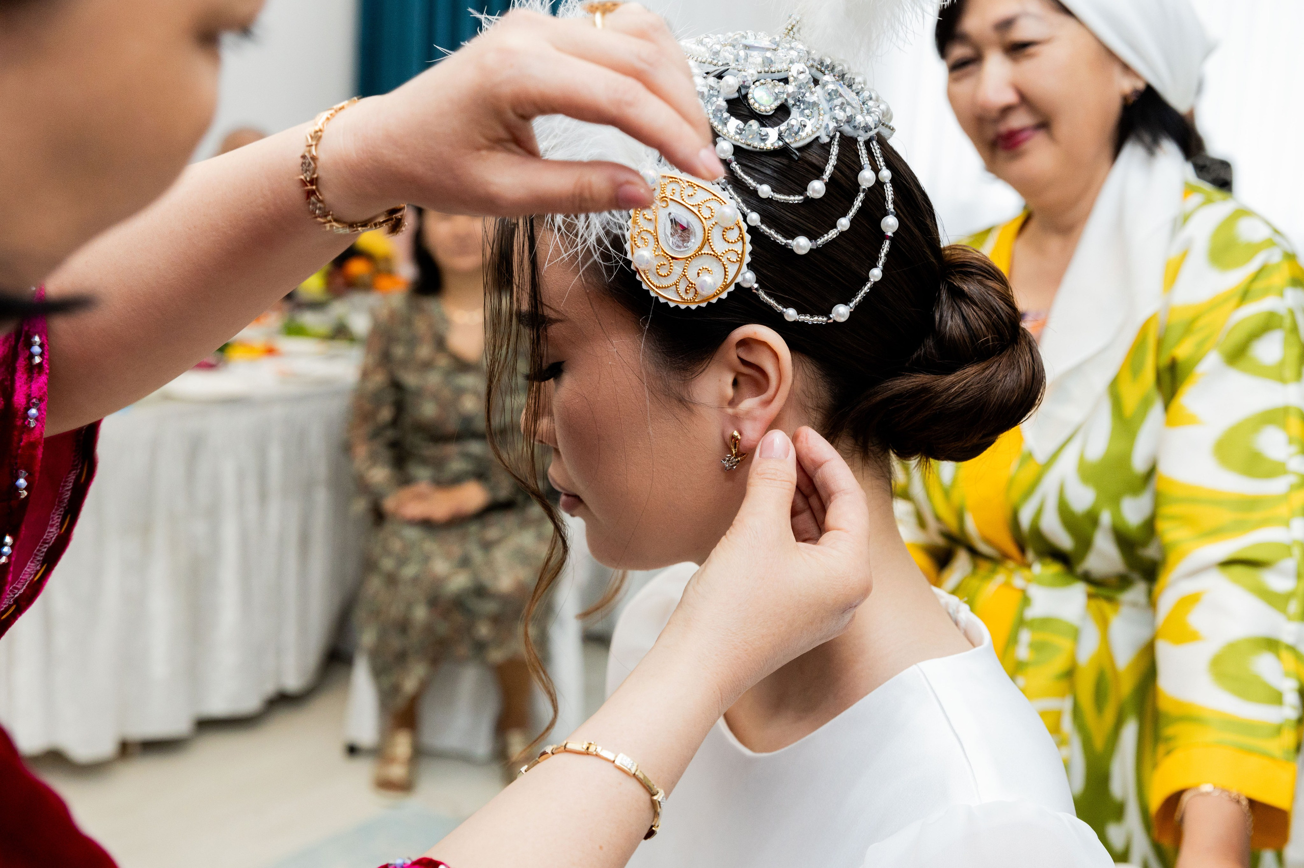 Аружан. Сырга салу