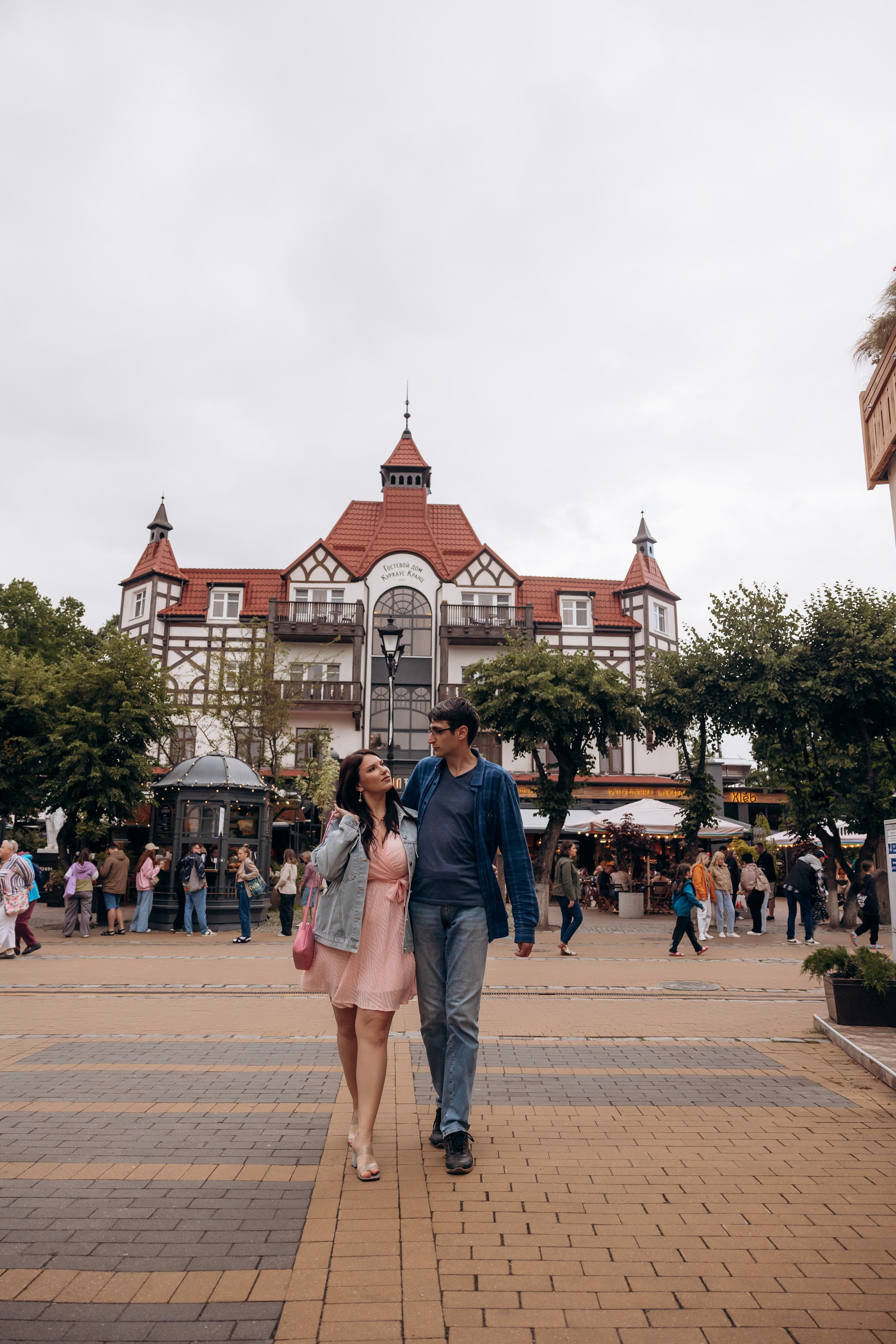 Городская прогулка Зеленоградск. Фотограф в Калининграде свадебная фотография, репортажная, фотосессии