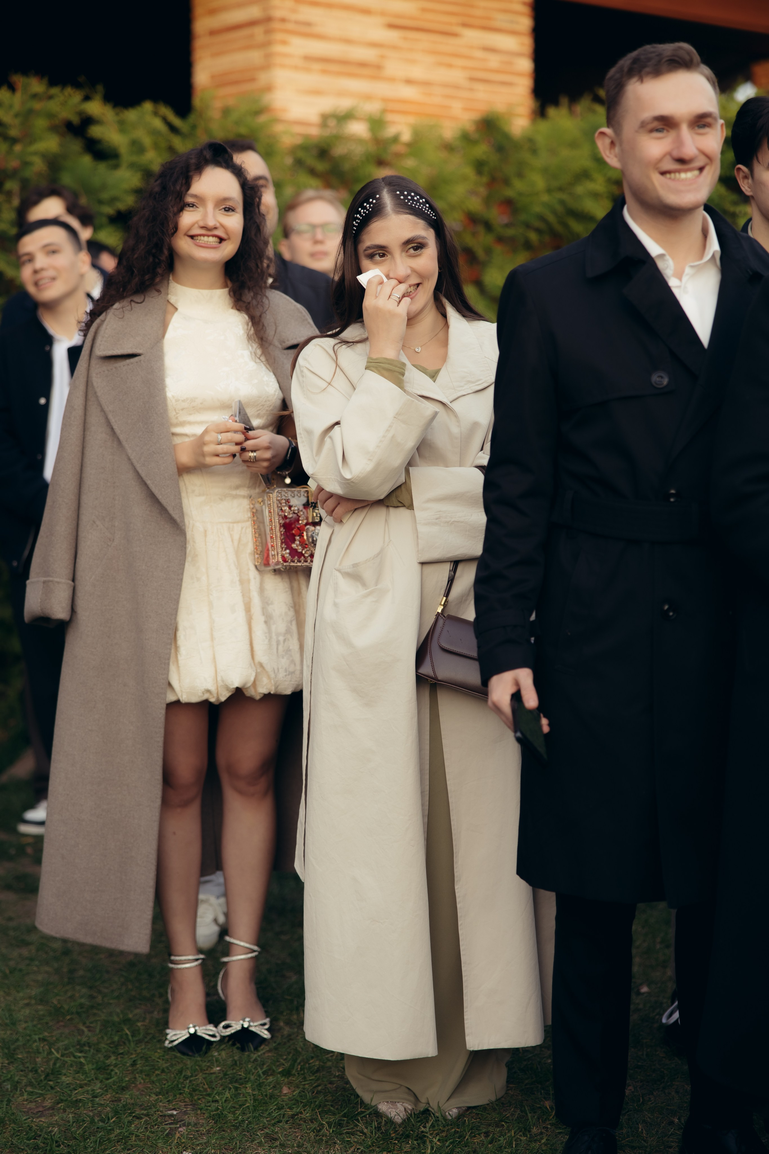 Таня и Тимур, утренние сборы в квартире и свадебный ужин. Фотограф любви в городе Казань