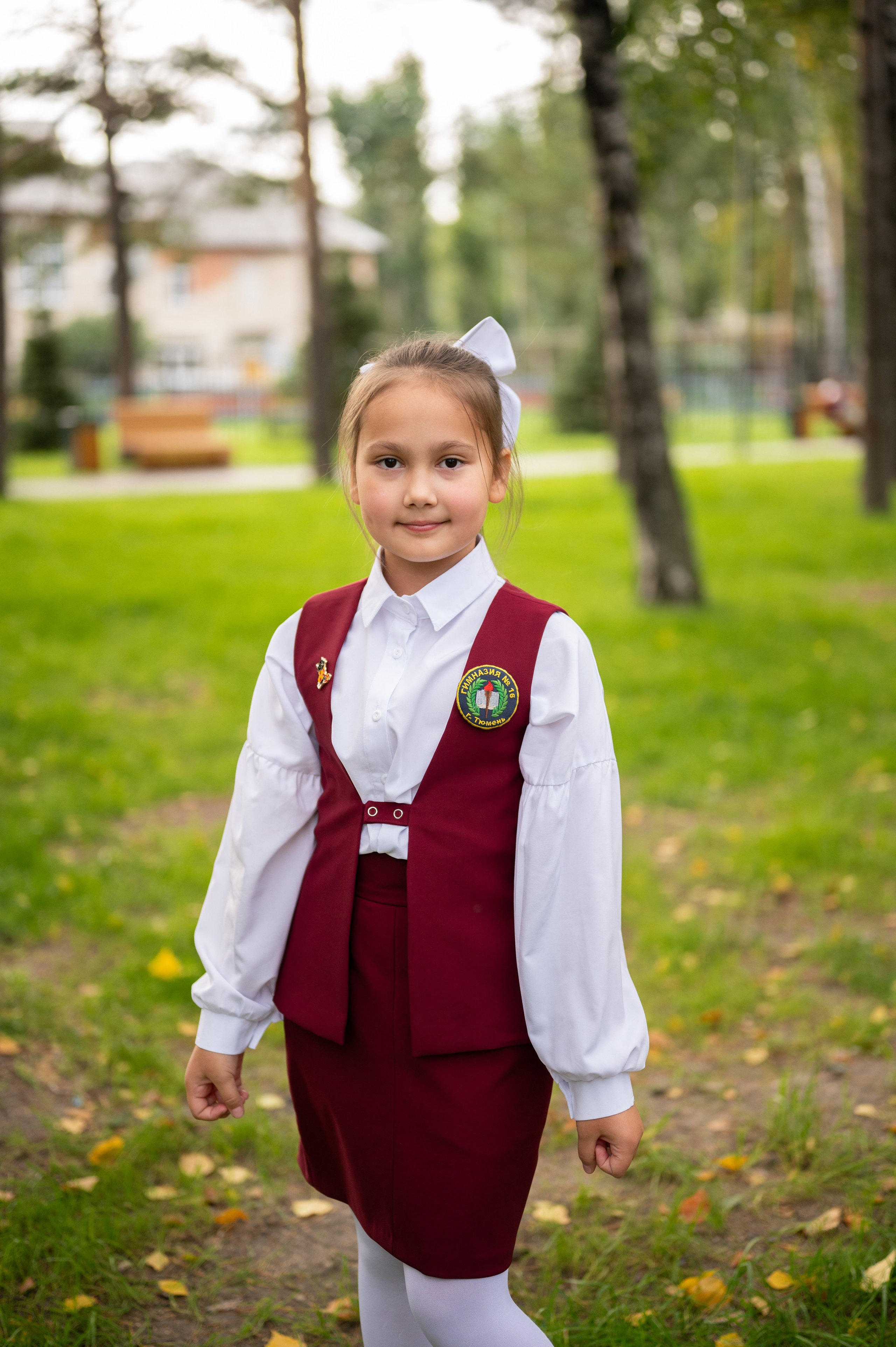 1 сентября 16 гимназия 2 класс (линейка + в классе+ на улице). Фотограф новорожденных, семейный детский в Тюмени Татьяна Морозова