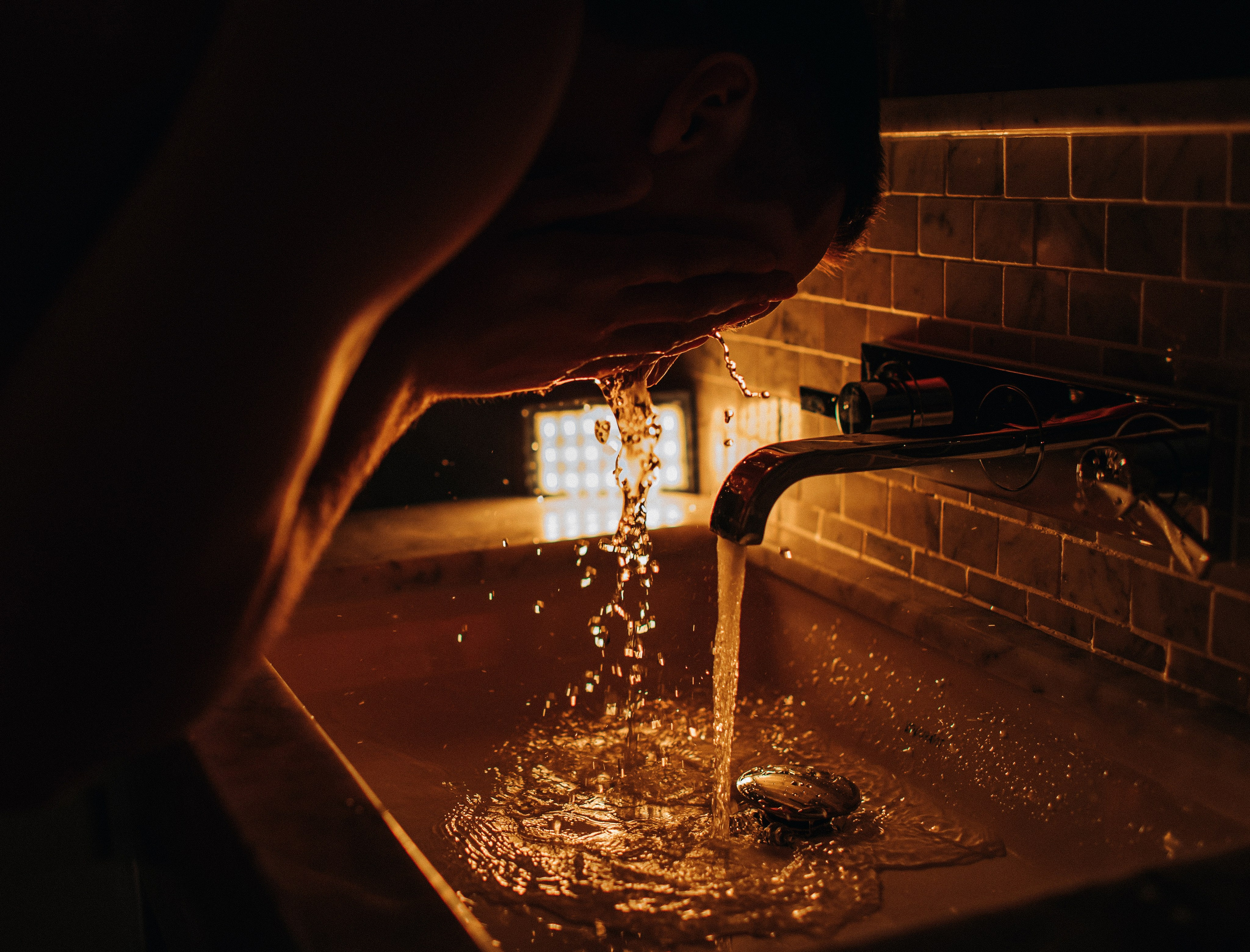 Vlad & Nadya (Saint-Petersburg, Russia). Destination wedding photographer Peter Letu