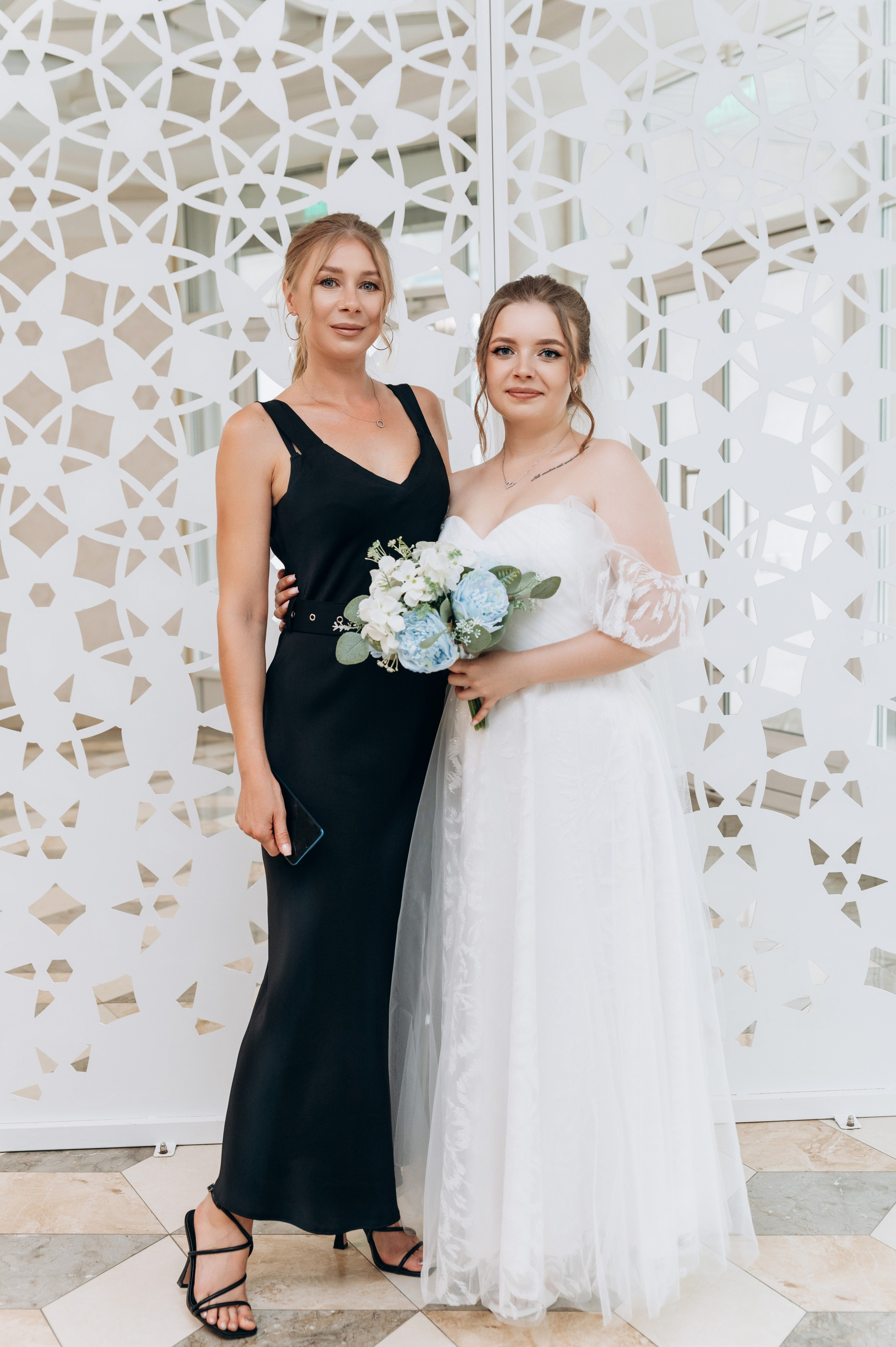 Прогулка, регистрация, банкет. Фотограф в Новосибирске