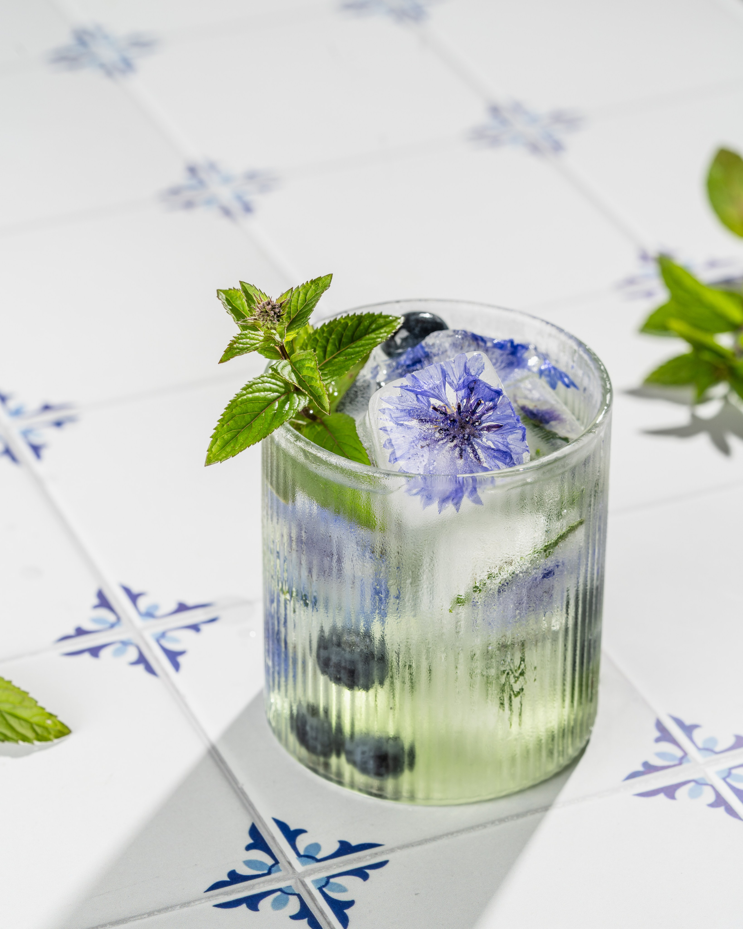 Стекло, бутылки, банки. Фудфотограф и предметный фотограф в Нижнем Новгороде Надежда Серова