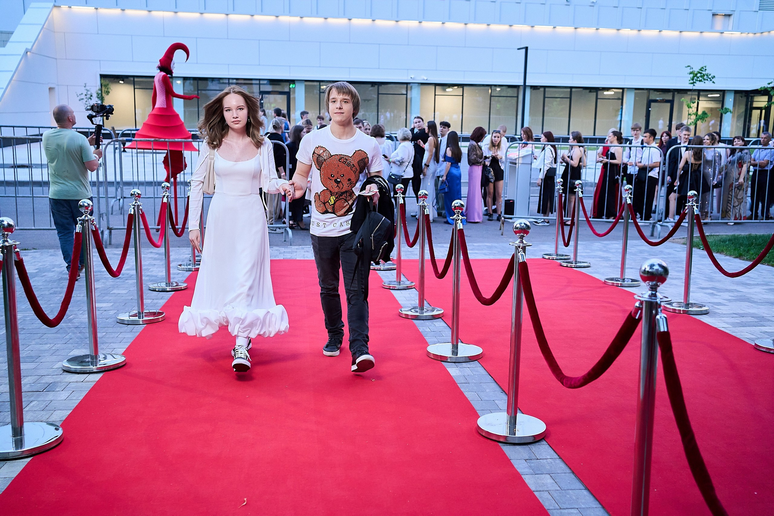 Выпускной 2024 концертный зал Академия ВТБ. Фотограф и Видеограф в Москве. Олег Корушев