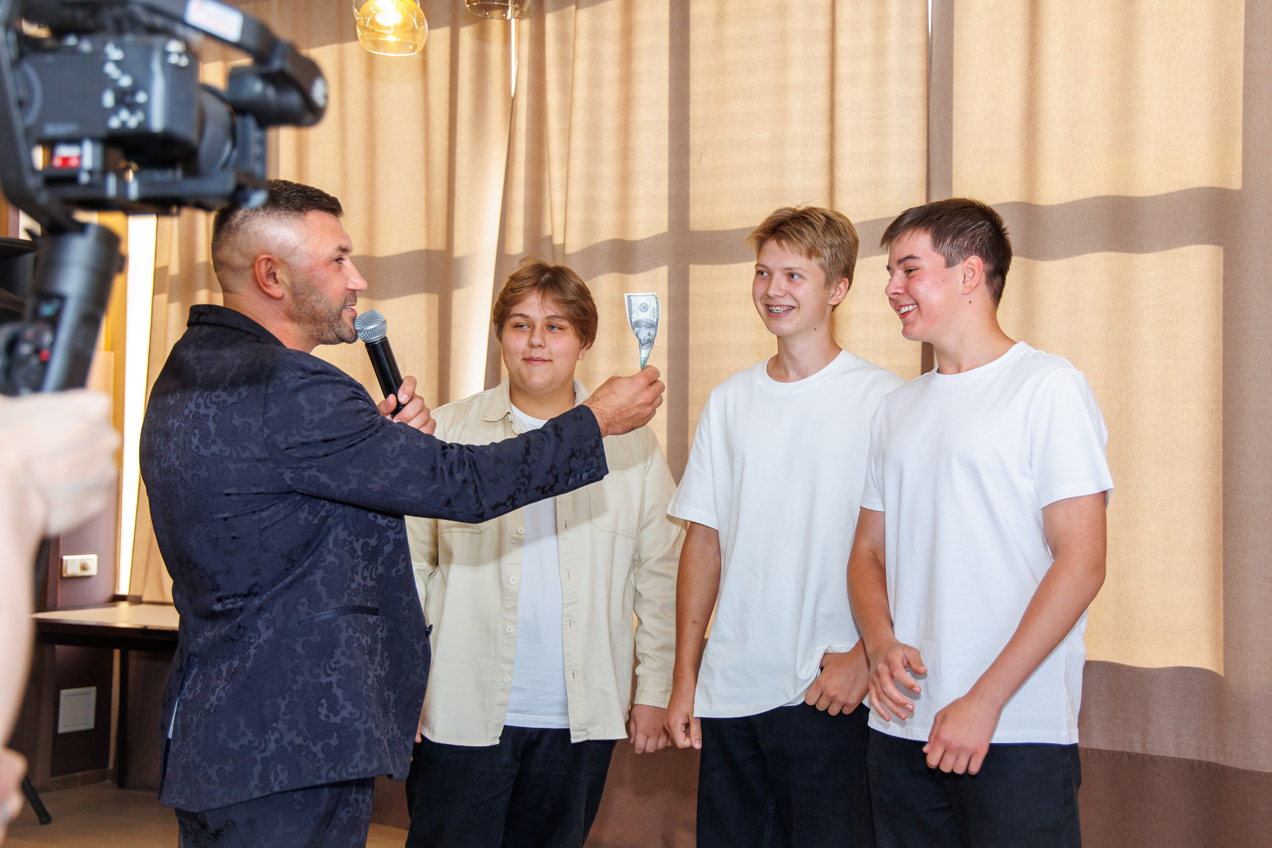 Выпускной в школе. Школьный фотограф Саратов Золотарь Ольга