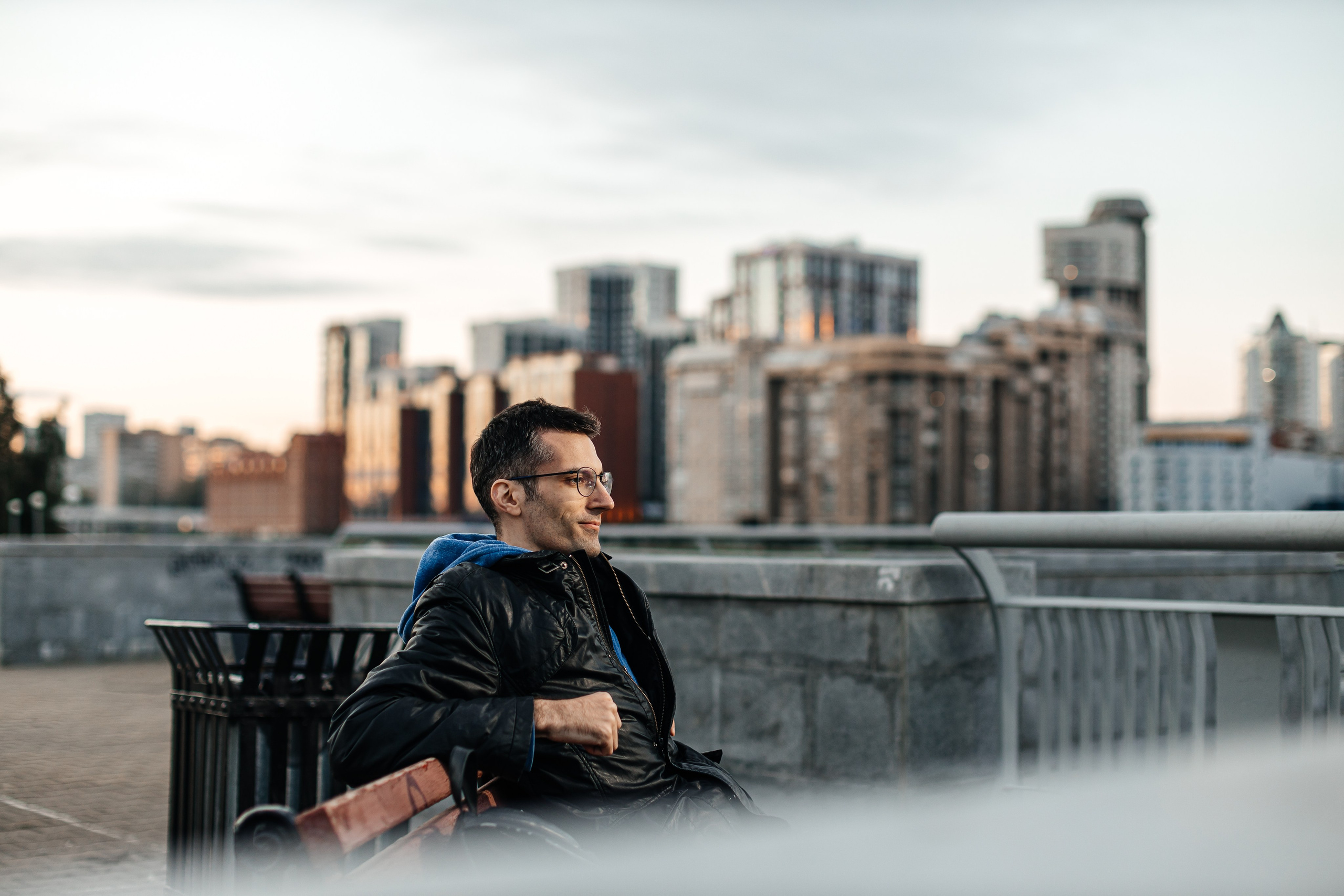 Мужской портрет, уличная фото съёмка. Александр Оношкин. Свадебный фотограф в Екатеринбурге