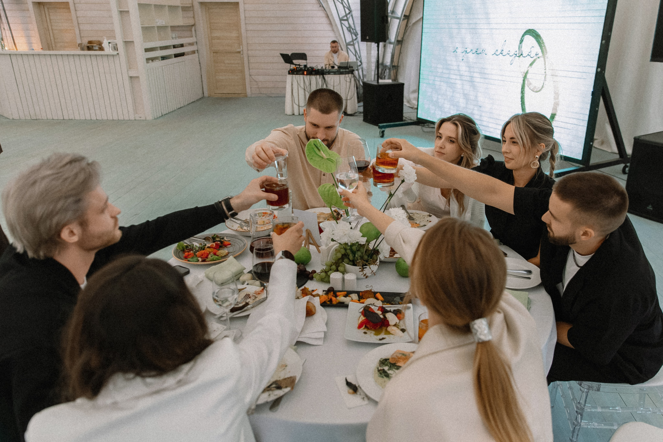 Карина + Дима: банкет. Николь — ваш любимый фотограф в Санкт-Петербурге