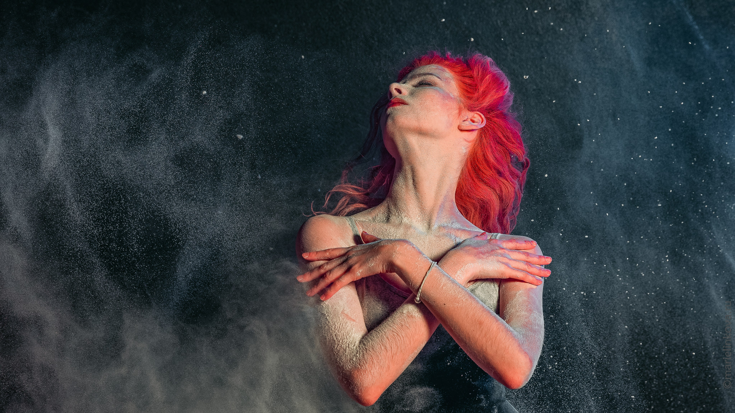 Студийный цветной свет. Профессиональный фотограф в Москве, Подмосковье