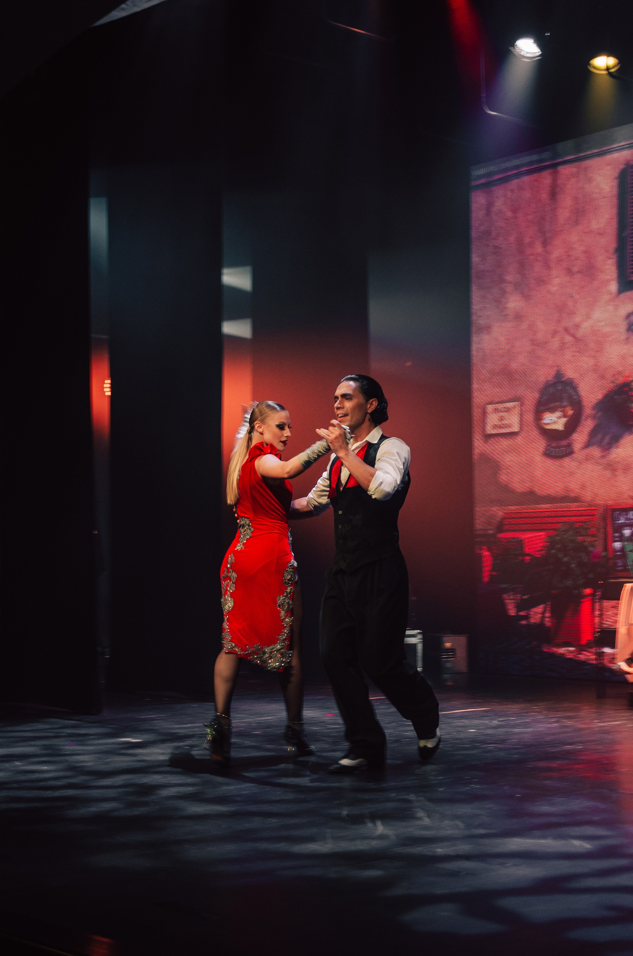 Фоторепортаж танцевального мероприятия. Денисова Аля — фотограф для парных съемок и индивидуальных историй в Барнауле