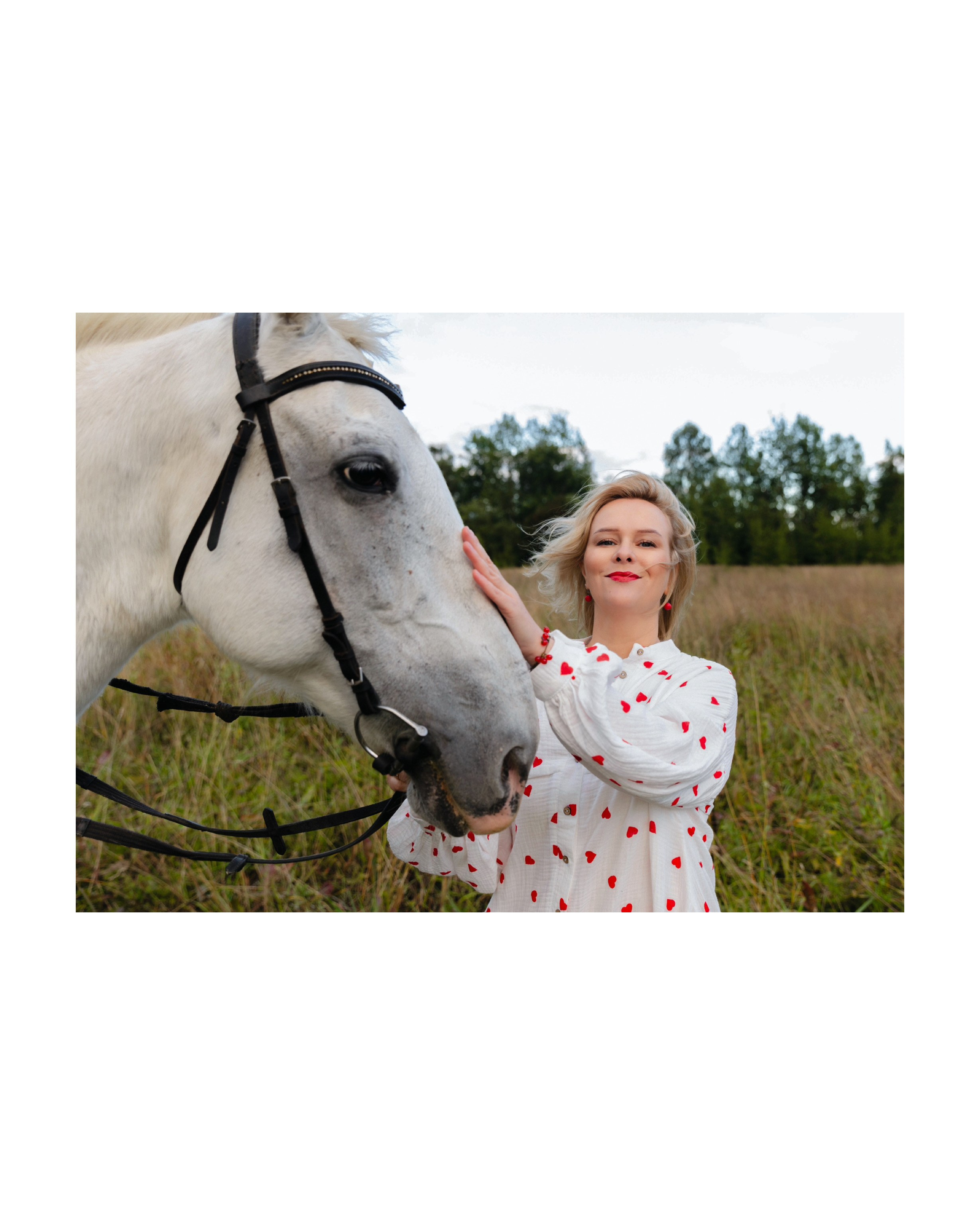 В поле с конём. Свадебный и семейный фотограф в Карелии