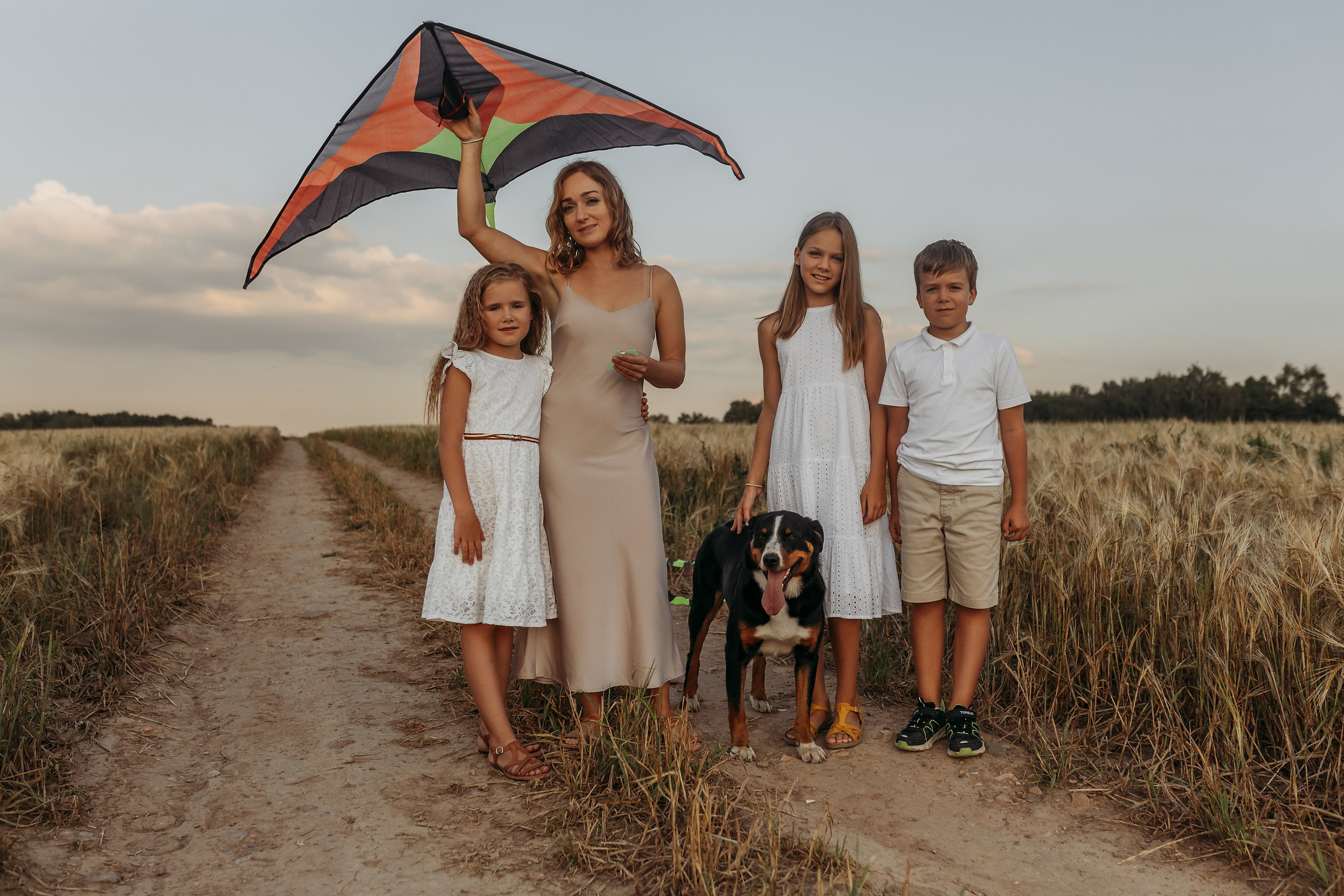 Оля, дети и воздушный змей. Фотограф в Москве Наталья Спиридонова