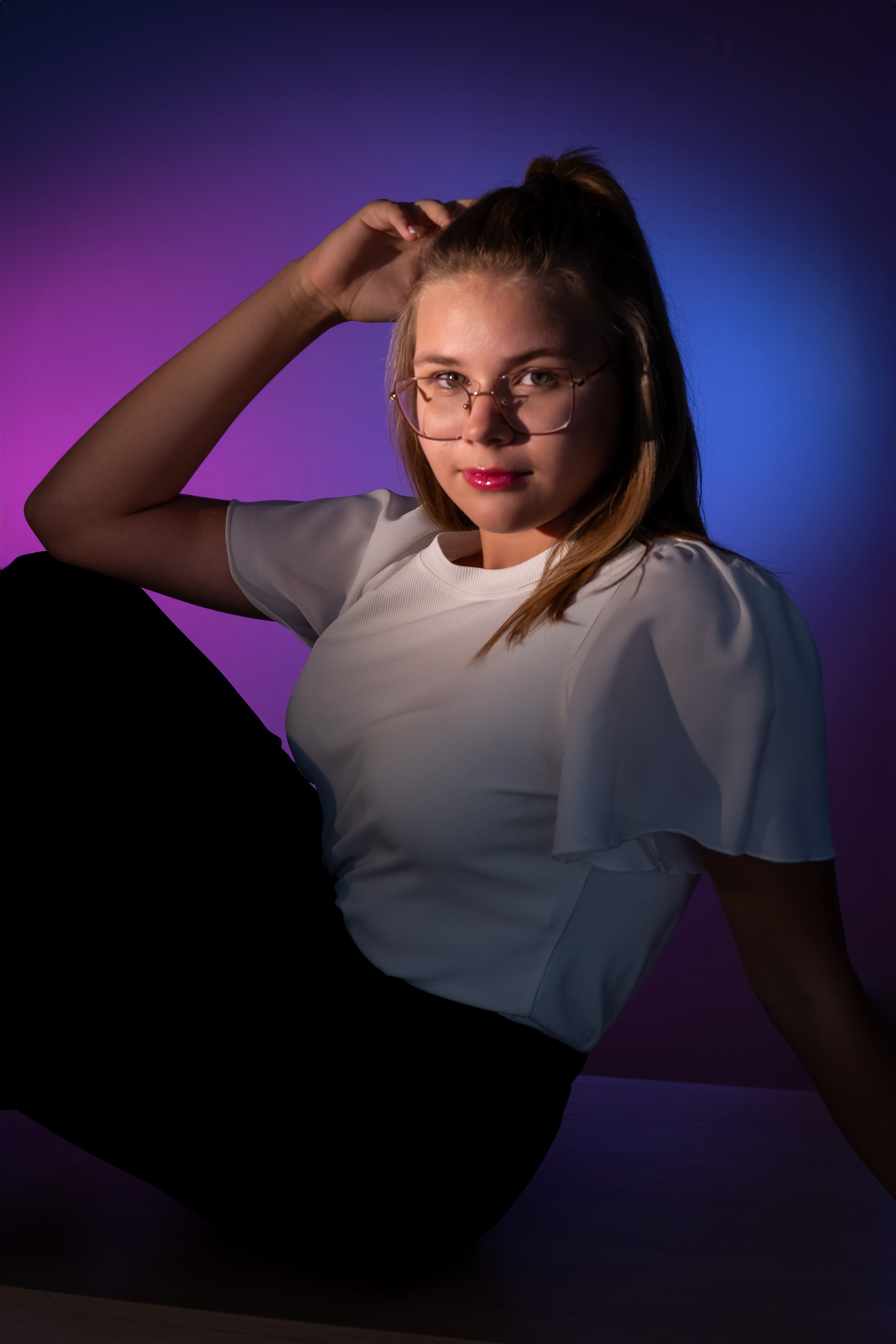 В школе, портреты с цветной подсветкой. Ольга Плаксина фотограф в Саратове