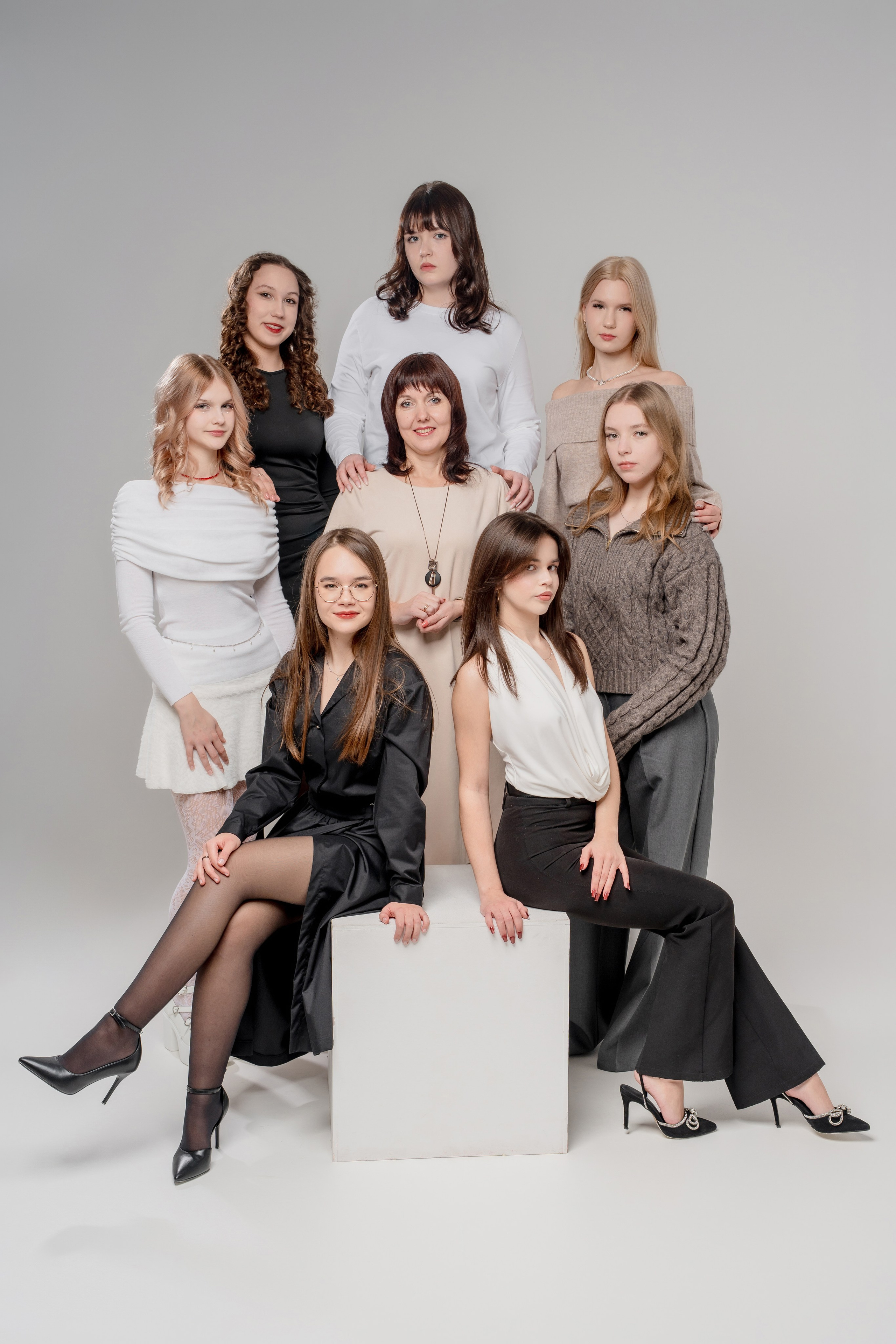 Групповой портрет в классе. Forteens Выпускные альбомы в Нижнем Новгороде