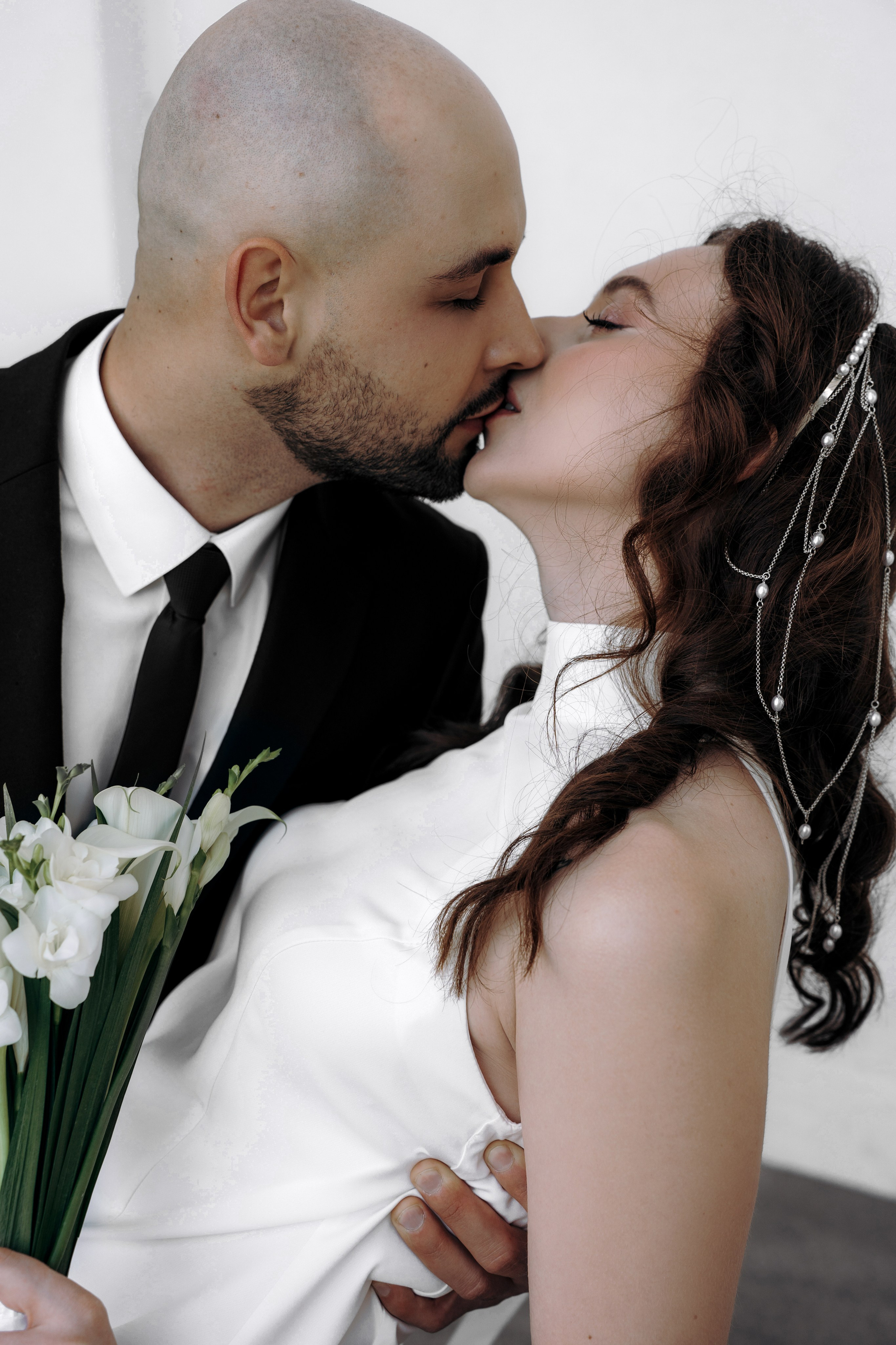 Любовь на фоне старого аэропорта. Ваш семейный фотограф в Минске — Вика Трегубова