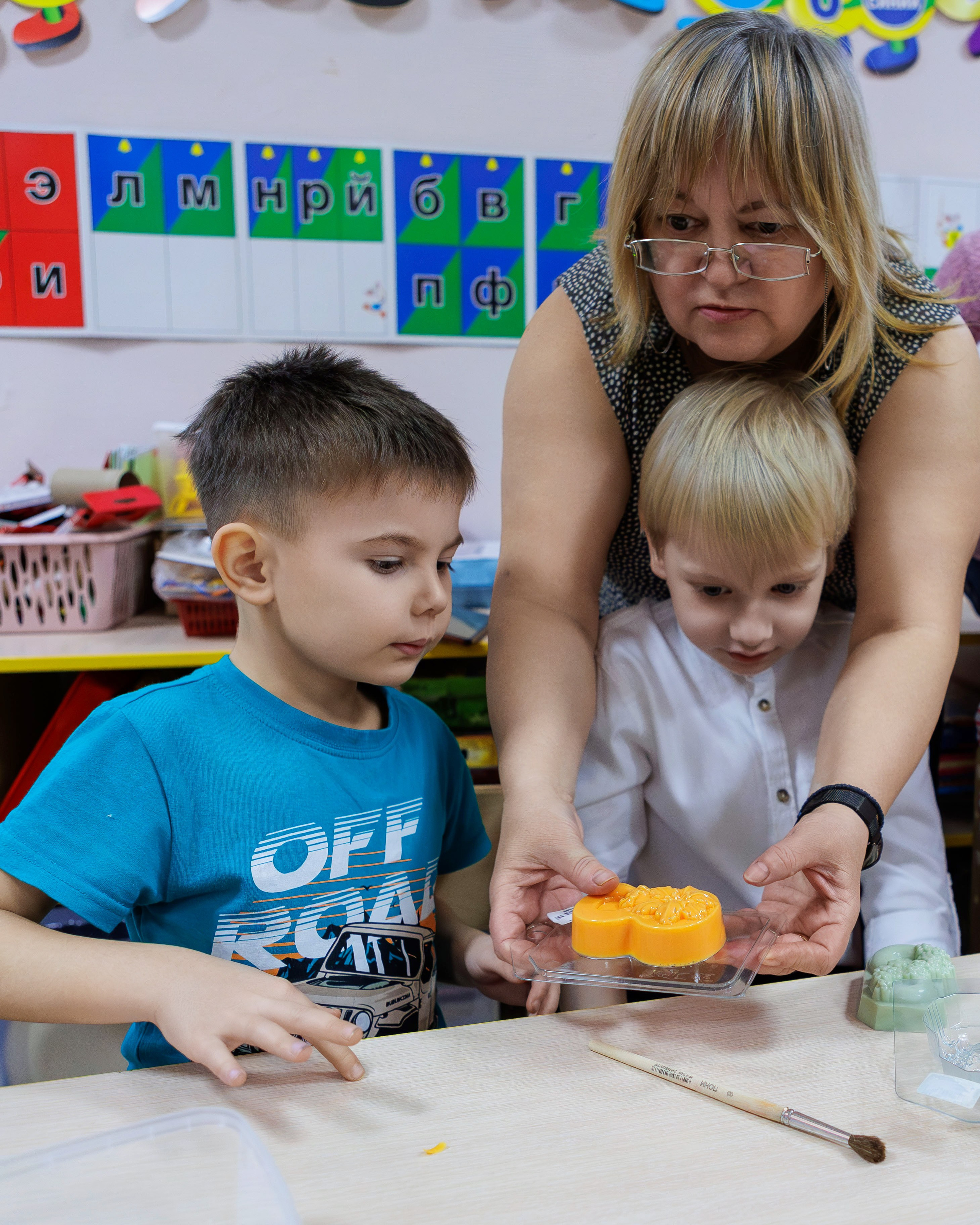 МК к 8 марта. Выпускные альбомы и школьный фотограф в Подольске, Троицке, Щербинке, Москве и Московской области