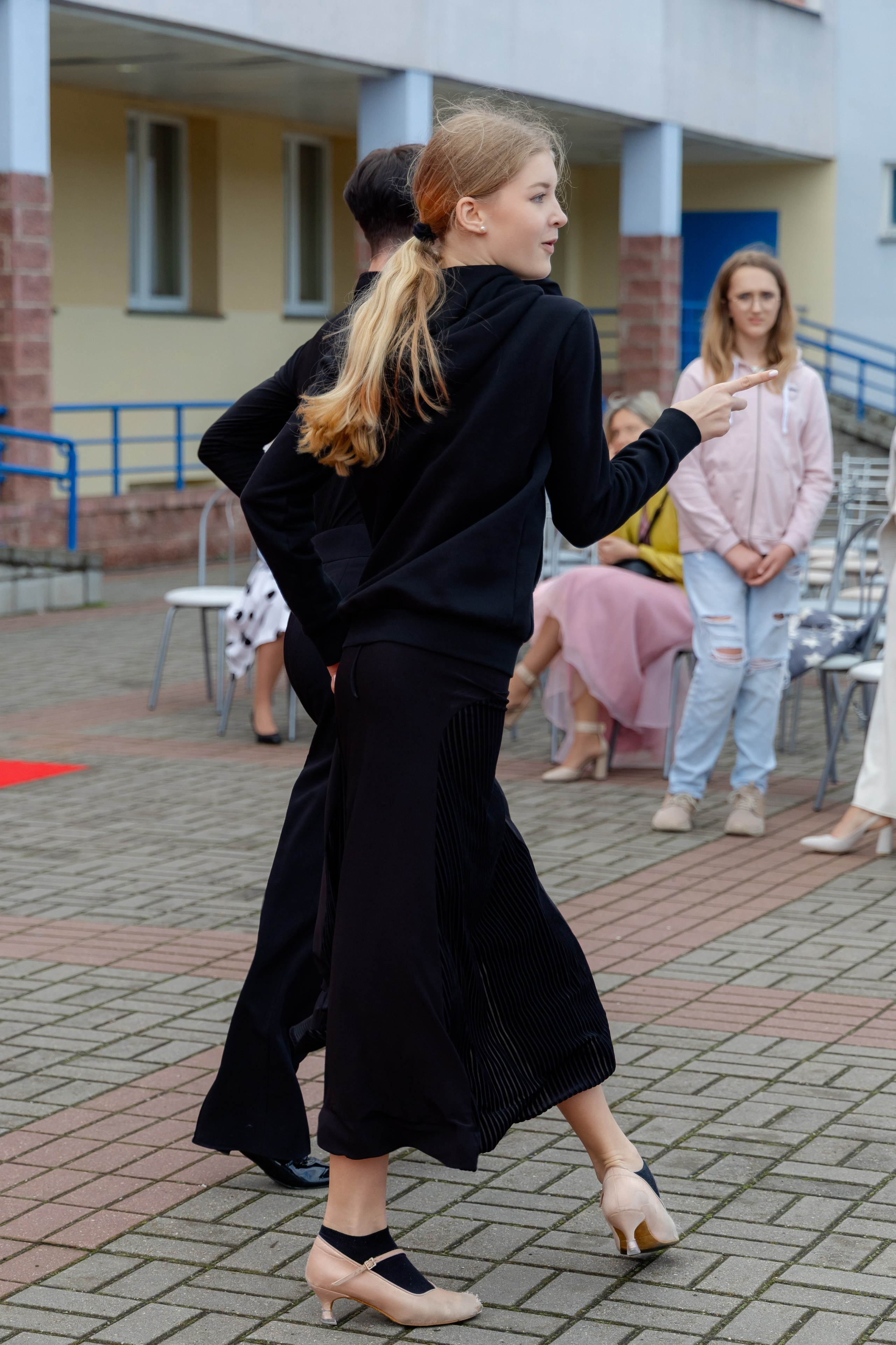 Школьный выпускной 2025 год в Минске, Беларуси. Свадебный фотограф в Минске/Беларуси Сергей Спиридонов