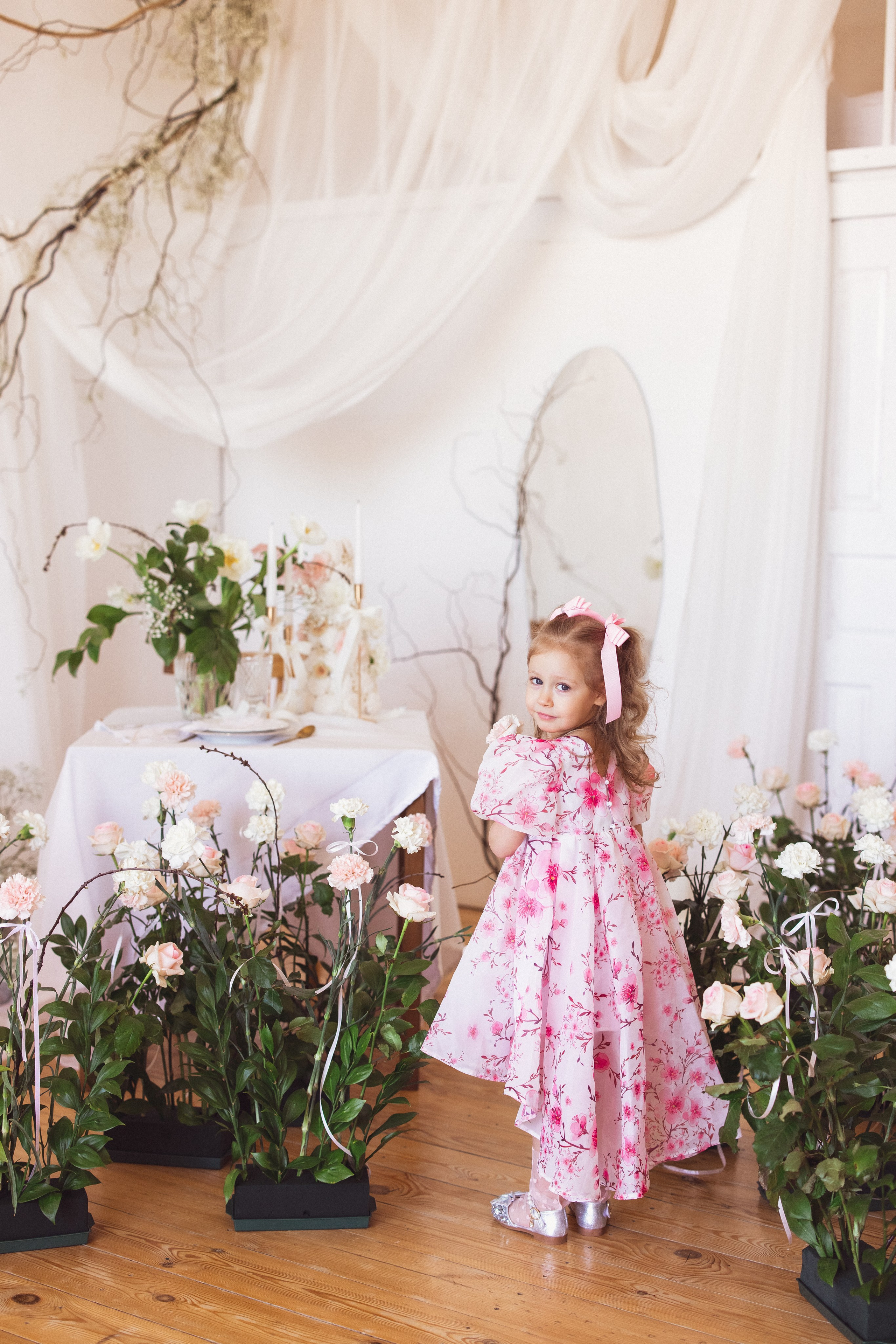 Фотосессия с живыми цветами в фотостудии г. Краснодар. Семейный и детский фотограф в Краснодаре Анна Трашкова