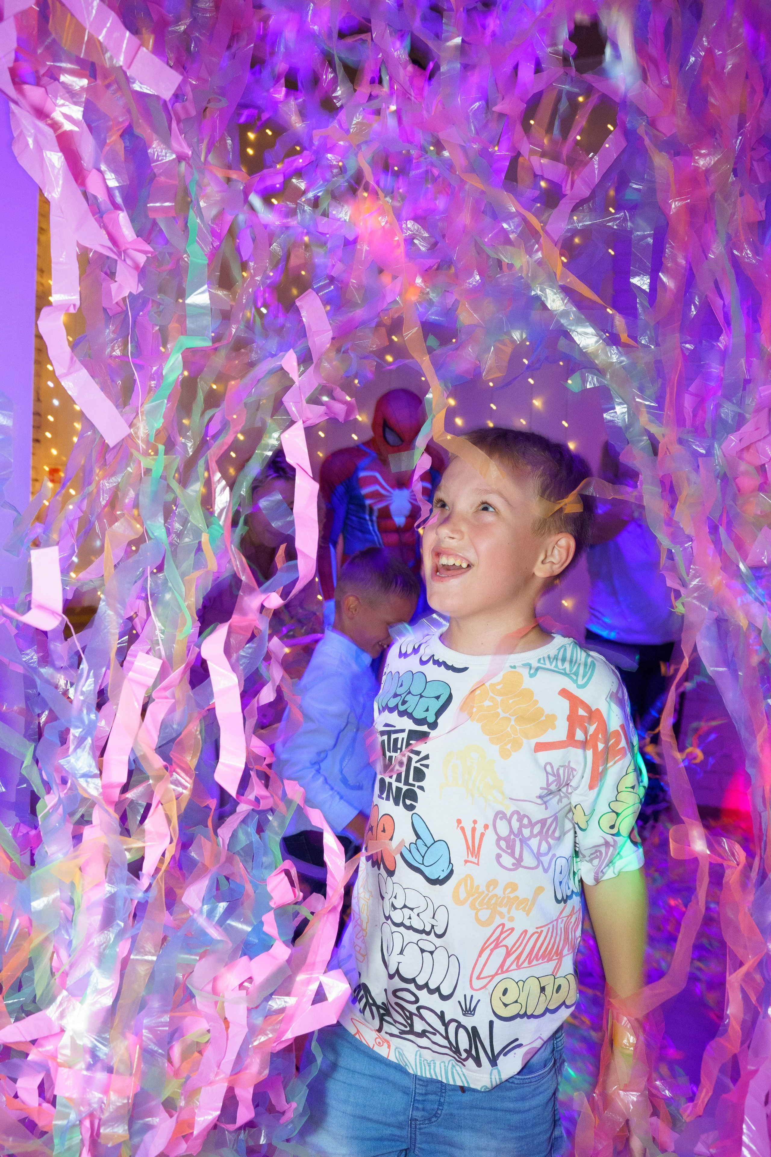 Репортажная съемка дня рождения в лофте. Фотограф Екатерина Канчалаба