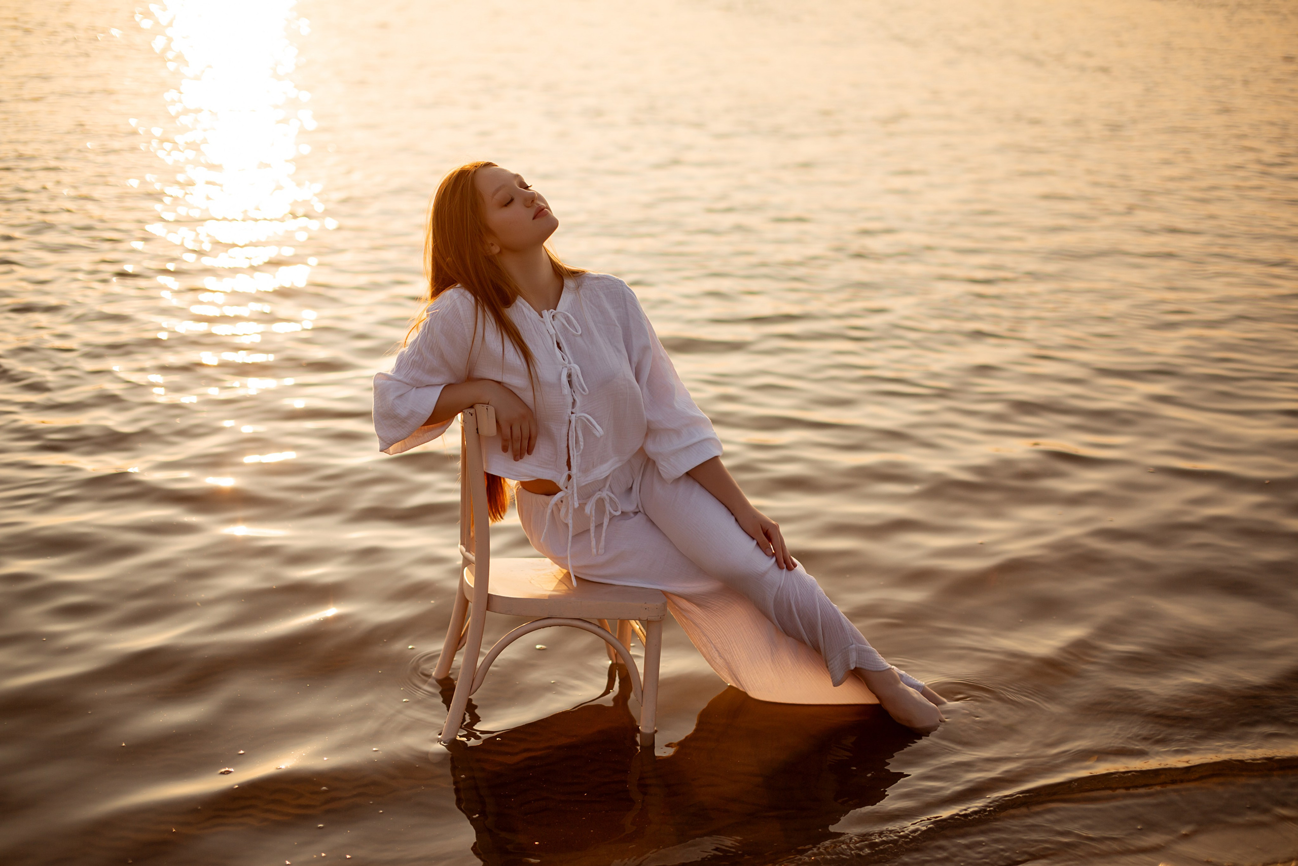 У воды. Https://malovafoto.ru