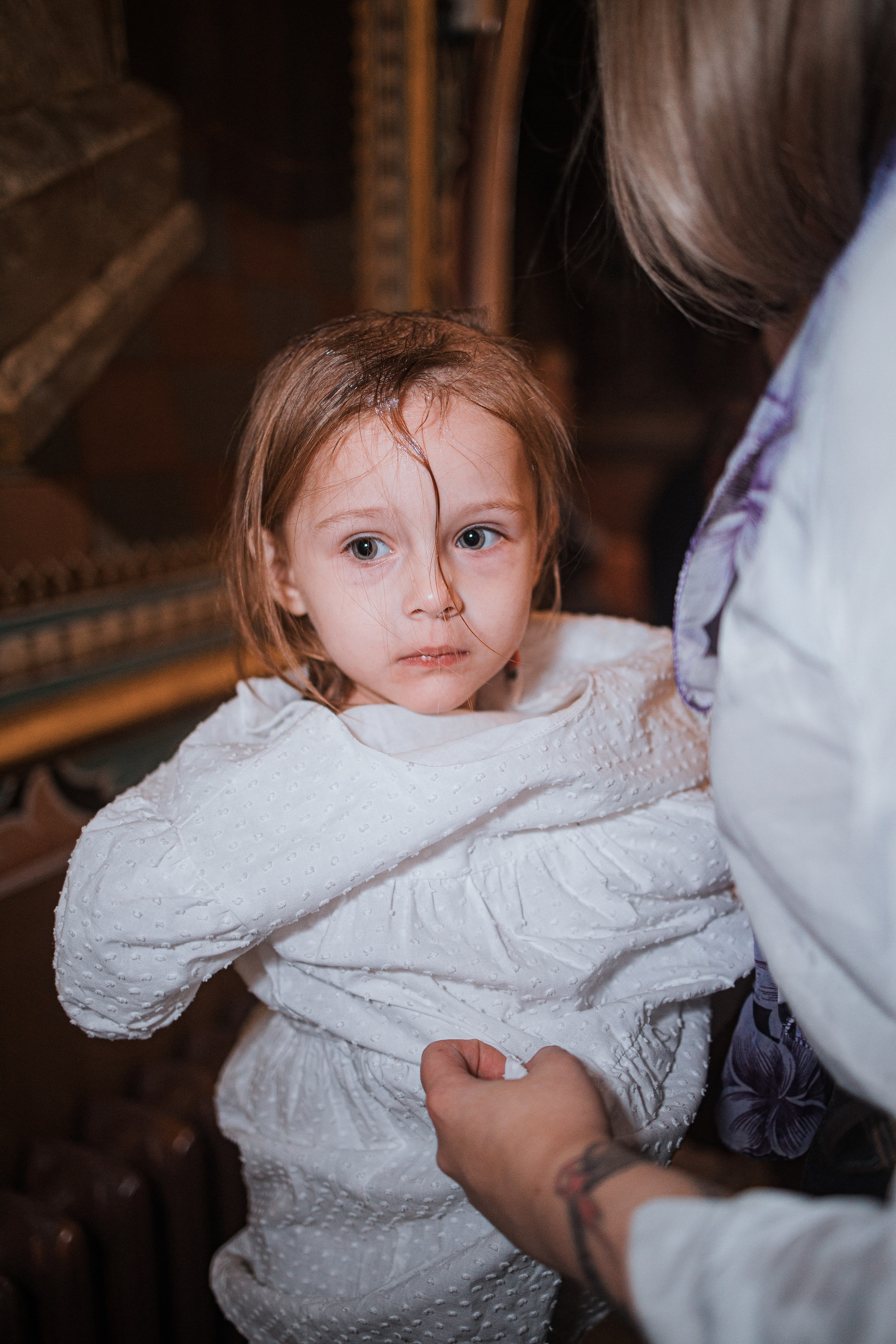 Красивое крещение ребенка в церкви. Выпускные альбомы в Серпухове