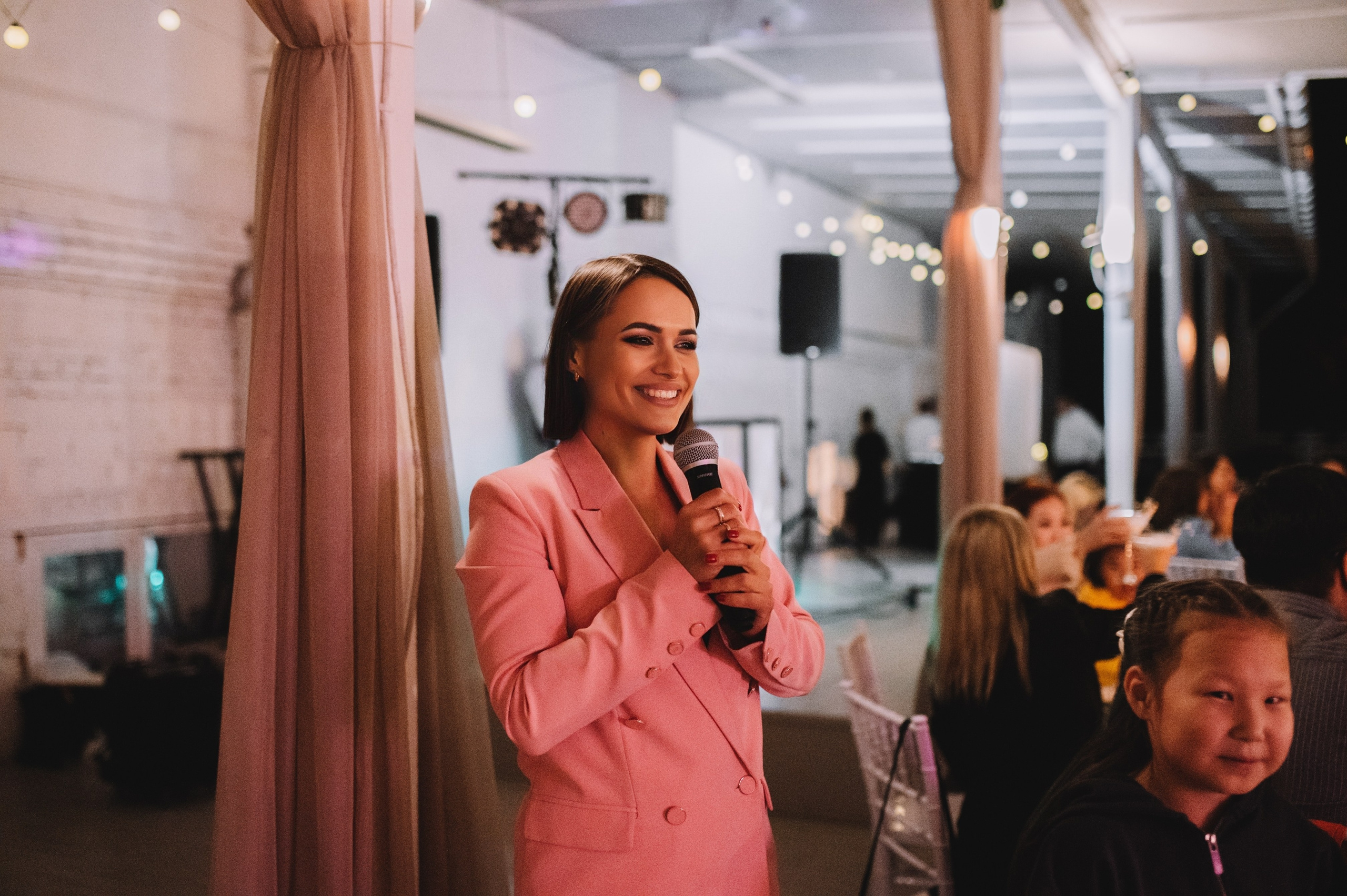 Ведущая Наталья Бойчук. Проведение свадеб в Москве и Московской области. Ведущий на свадьбу в Москве. Свадебная ведущая в Москве. Ведущая на свадьбу в Москве