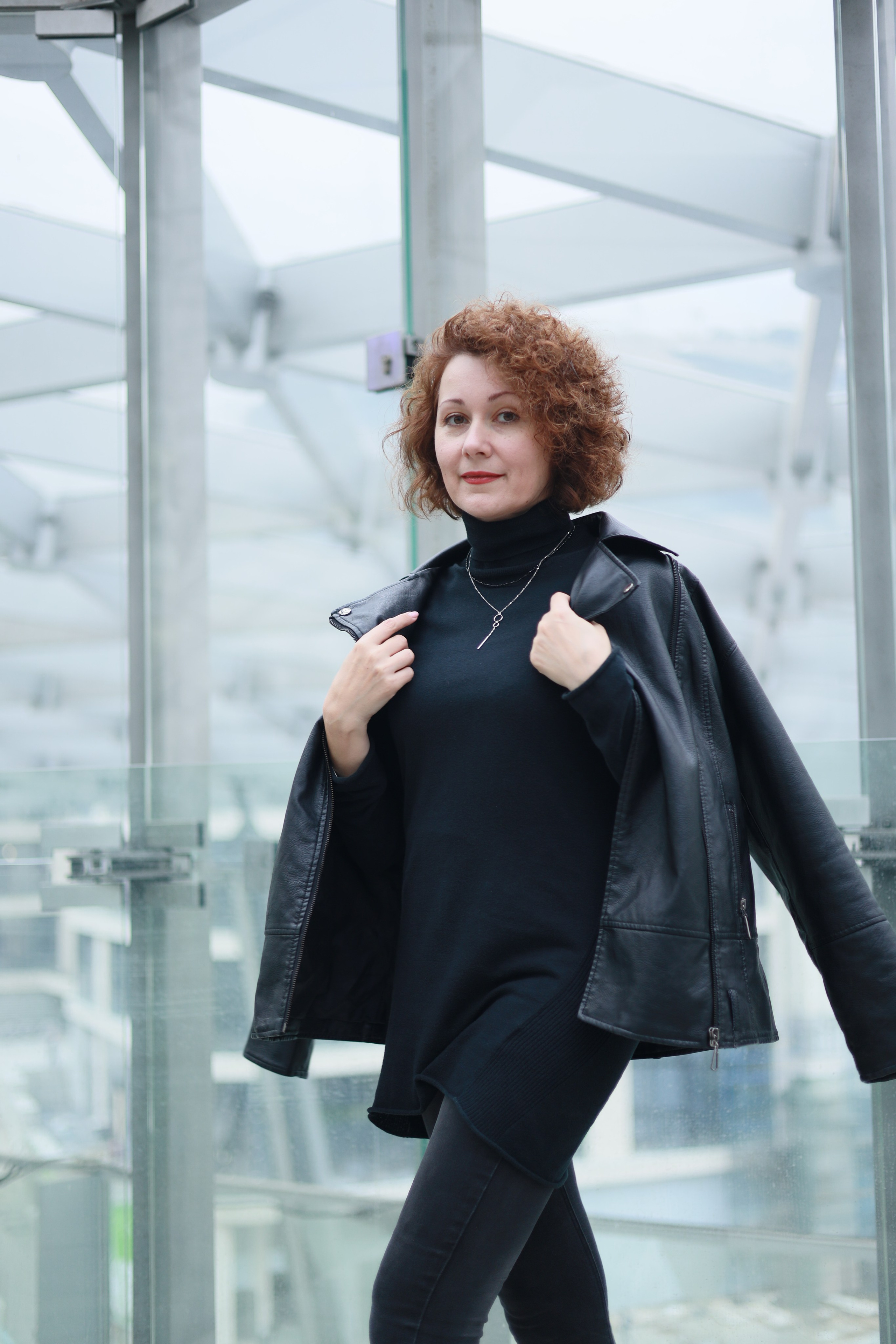 Larisa walking in the park. Family, portrait, content photo in Costa Rica Evgeniya Besprozvannykh