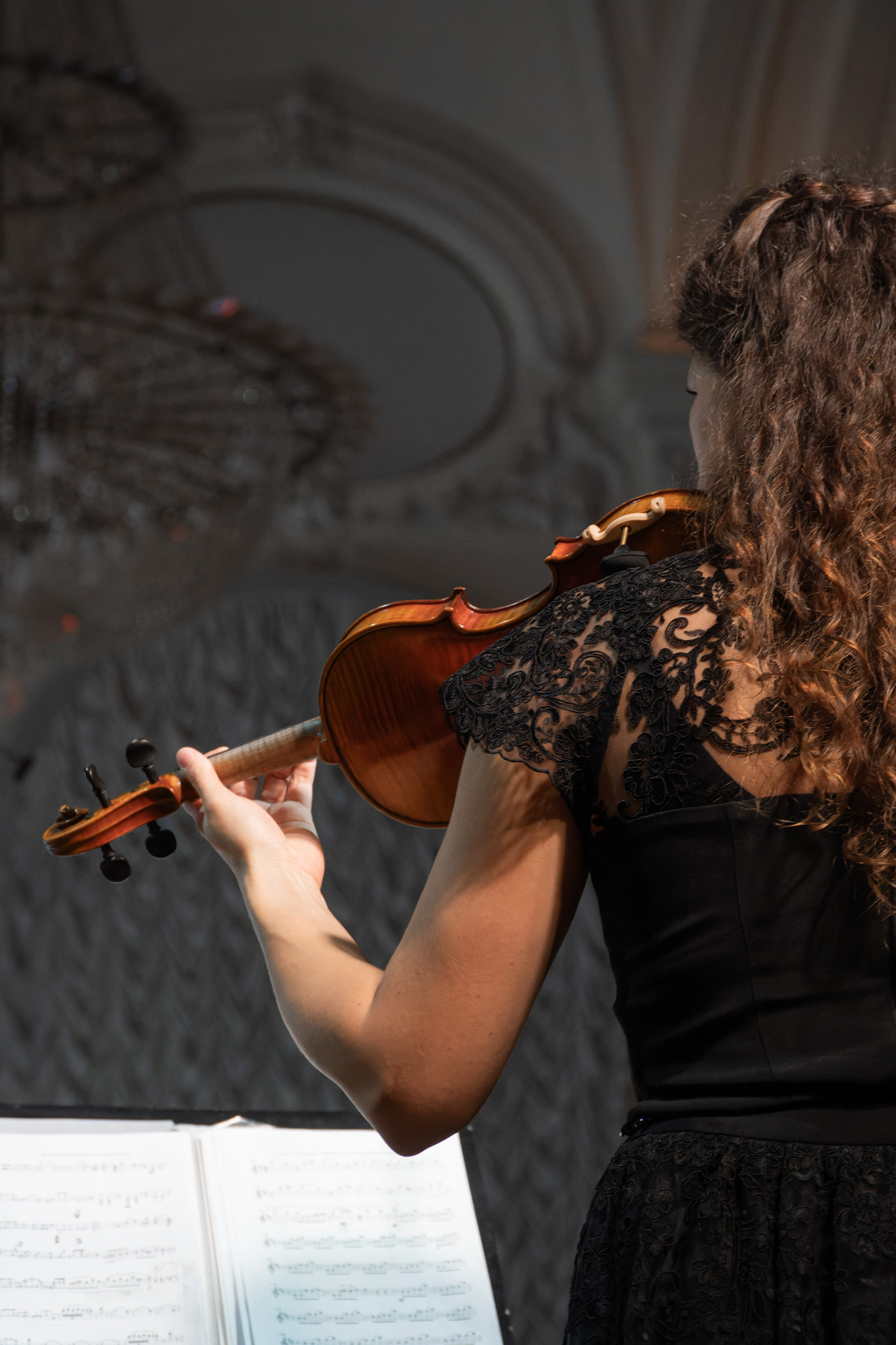 Эбру & Классическая скрипка. Фотограф в Санкт-Петербурге Авдотья Благовещенская