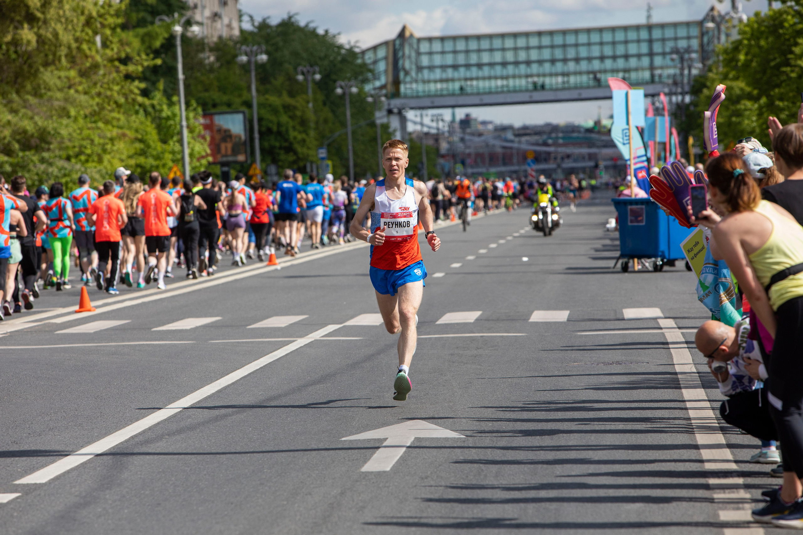 Московский полумарафон, 14 мая 2023 года. Фотограф Сергей Ловкий