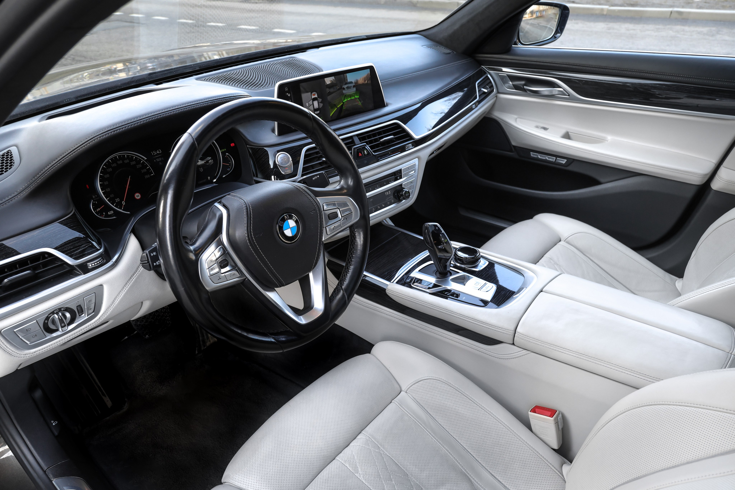 2017 BMW 750 Ld XDrive. Mixturecaptures