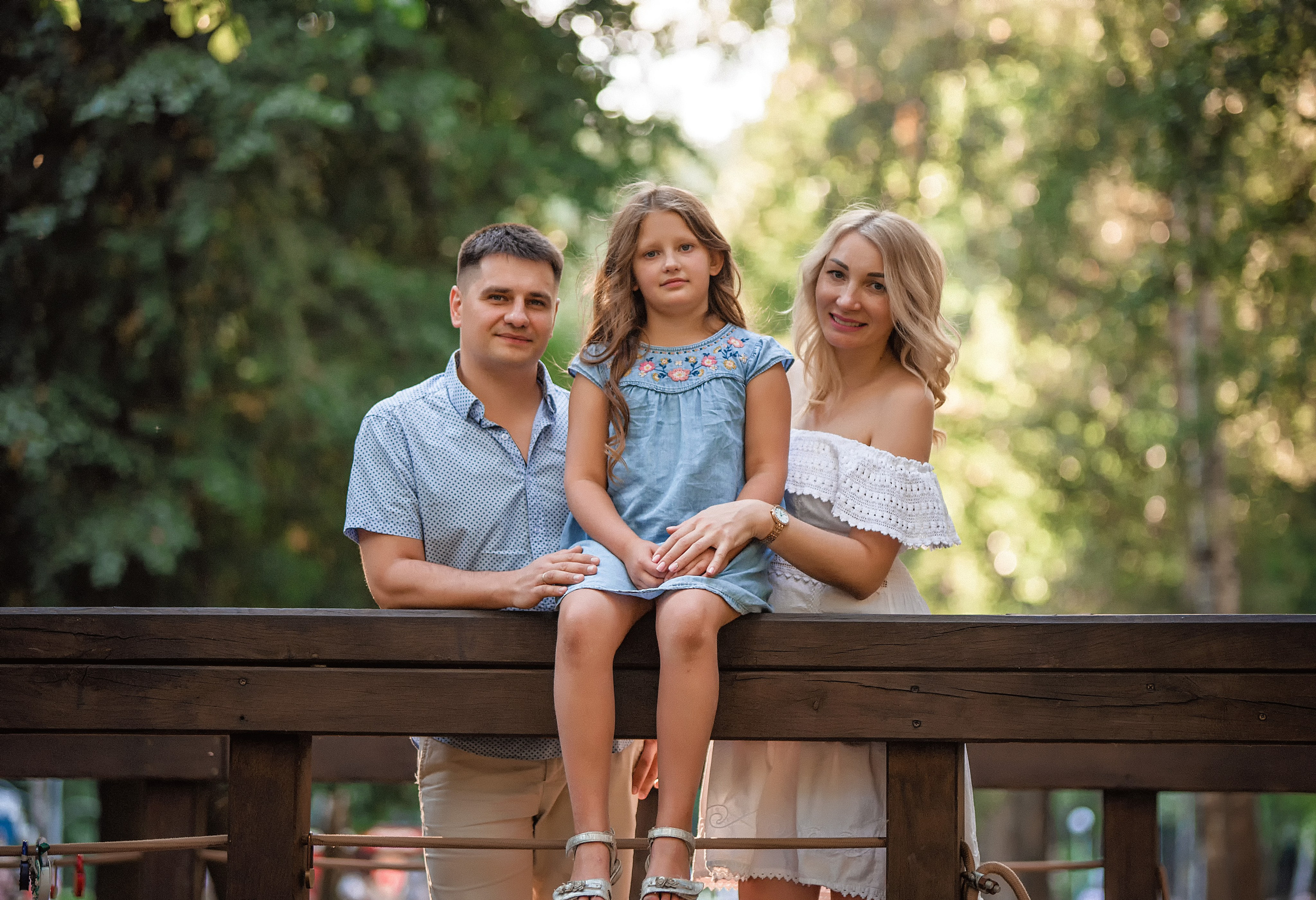 Семейный фотограф в воронеже Семейная фотосессия дети мама папа и ребенок фото на природе